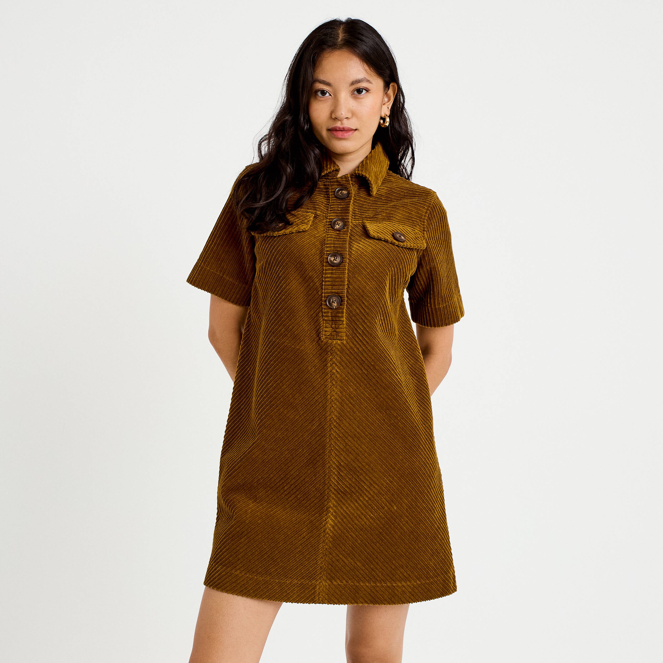 Robe courte droite en velours coton vert olive femme