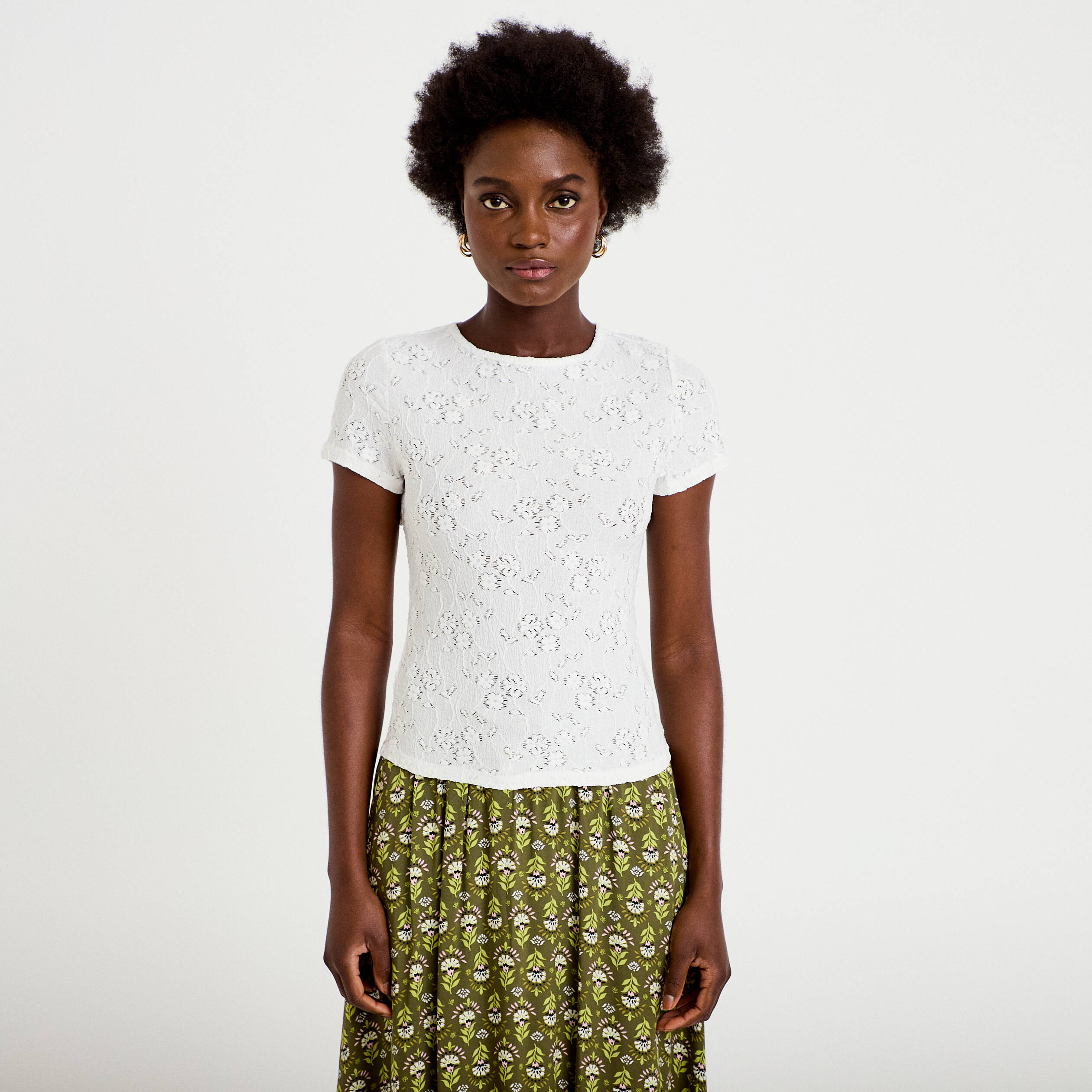 T-shirt ajust&eacute; &agrave; relief manches courtes ecru femme