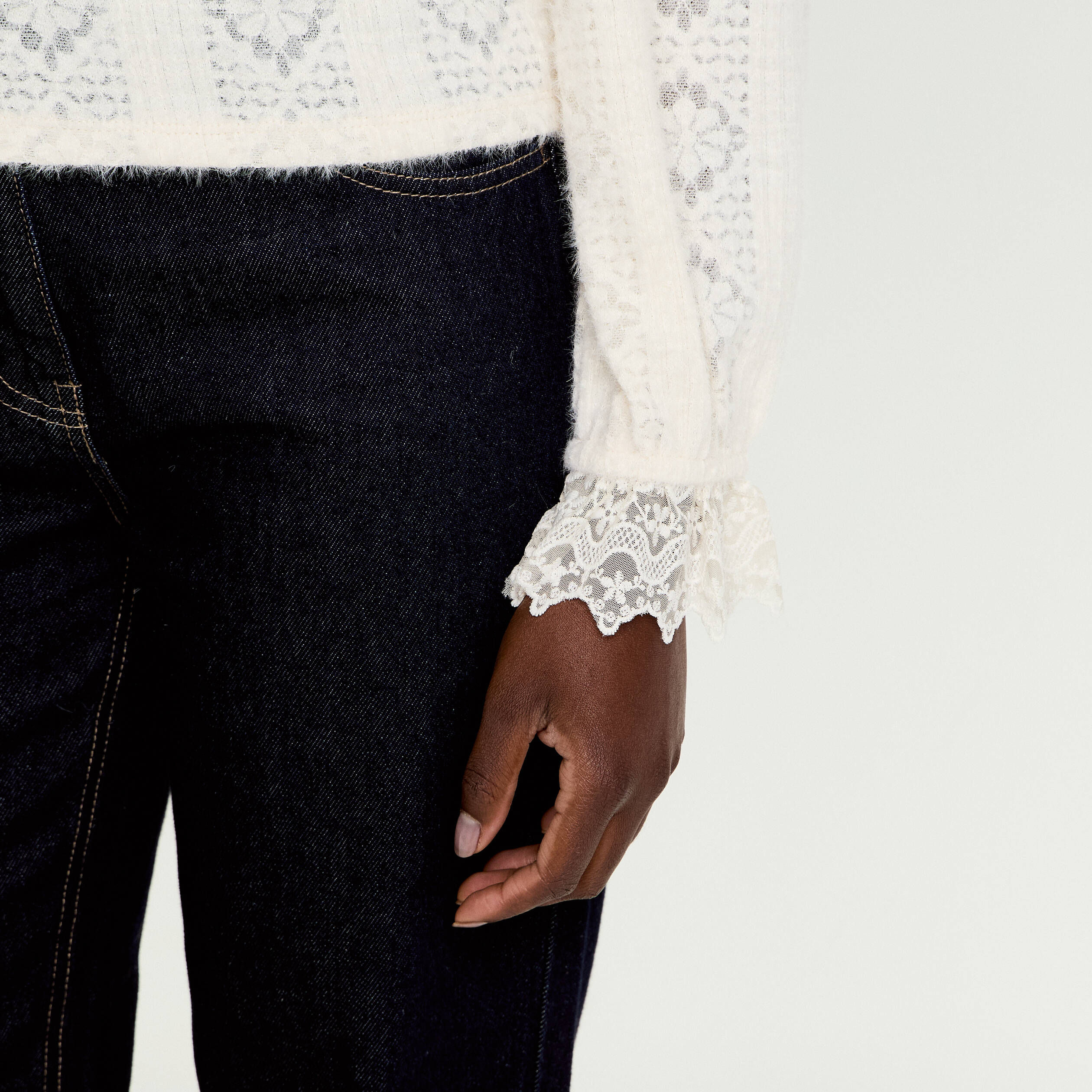 Top dentelle manches longues col rond ivoire femme