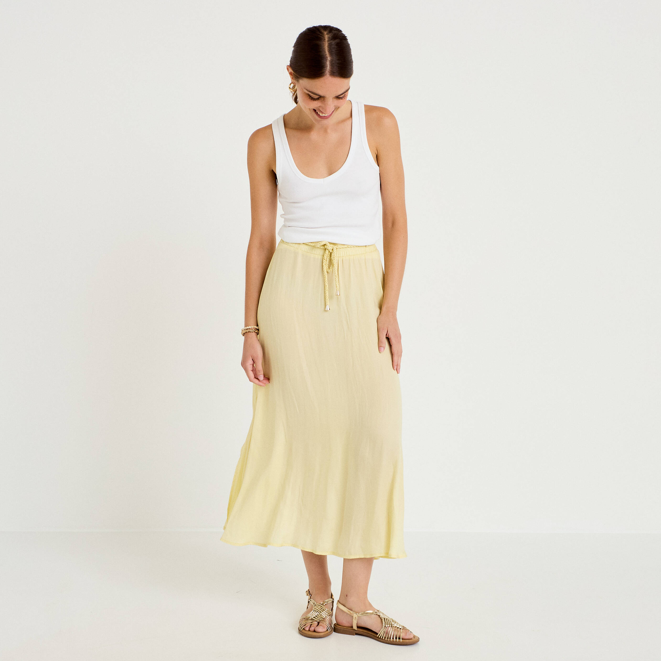 Jupe longue &eacute;vas&eacute;e satin jaune clair femme