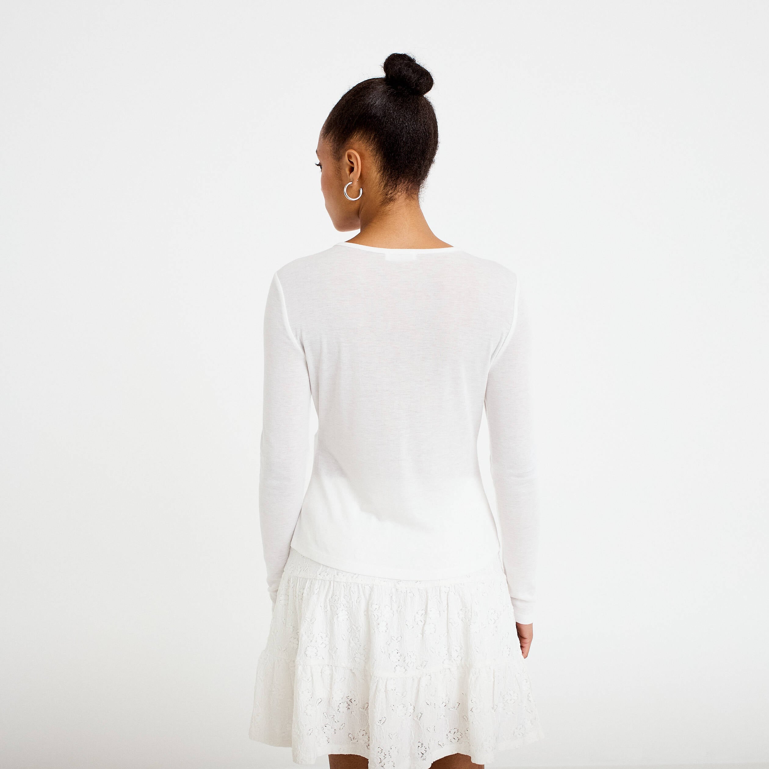 Gilet ajust&eacute; col rond manches longues ecru femme