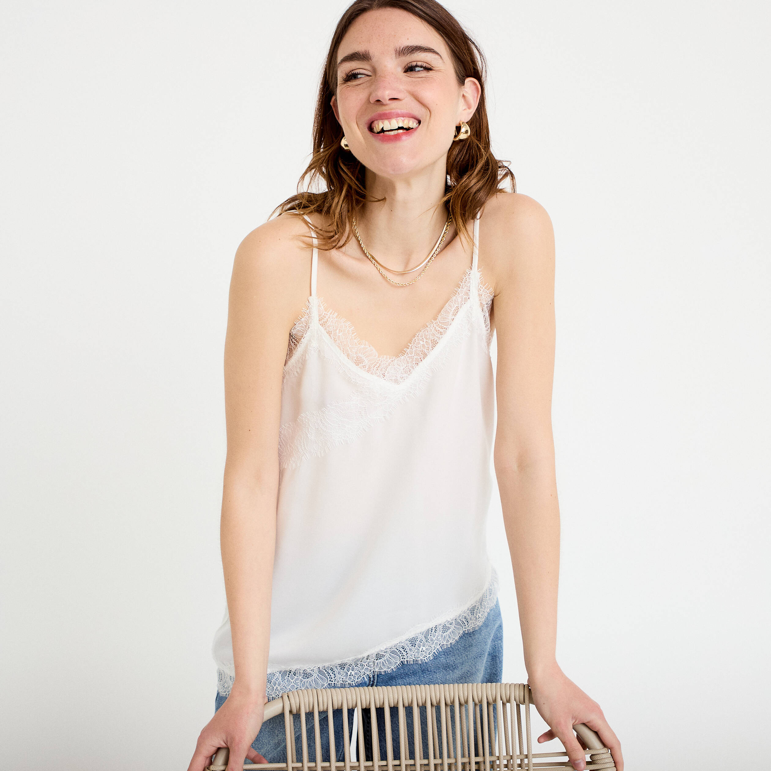 D&eacute;bardeur ajust&eacute; d&eacute;collet&eacute; dentelle blanc femme