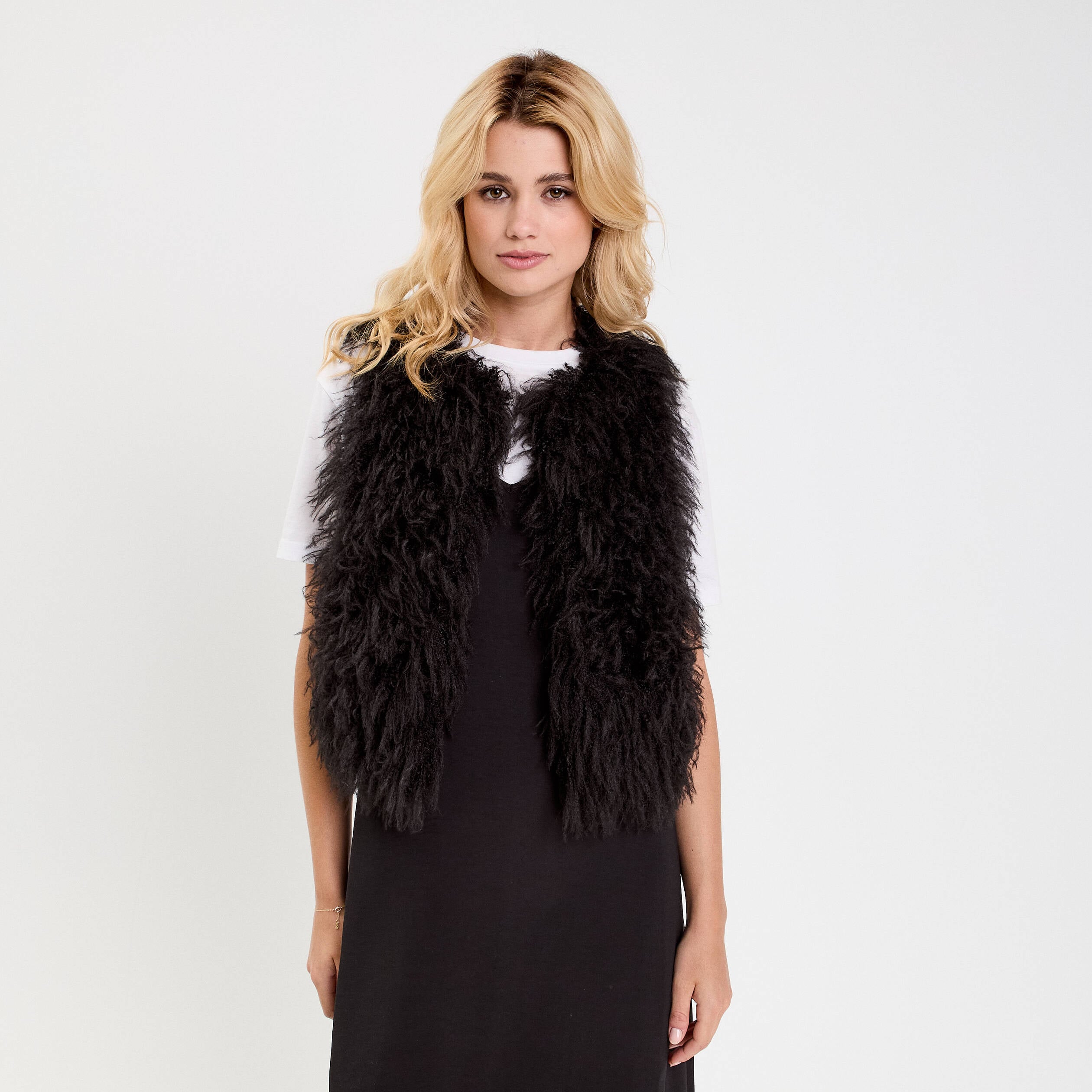 Gilet court sans manches fausse fourrure noir femme