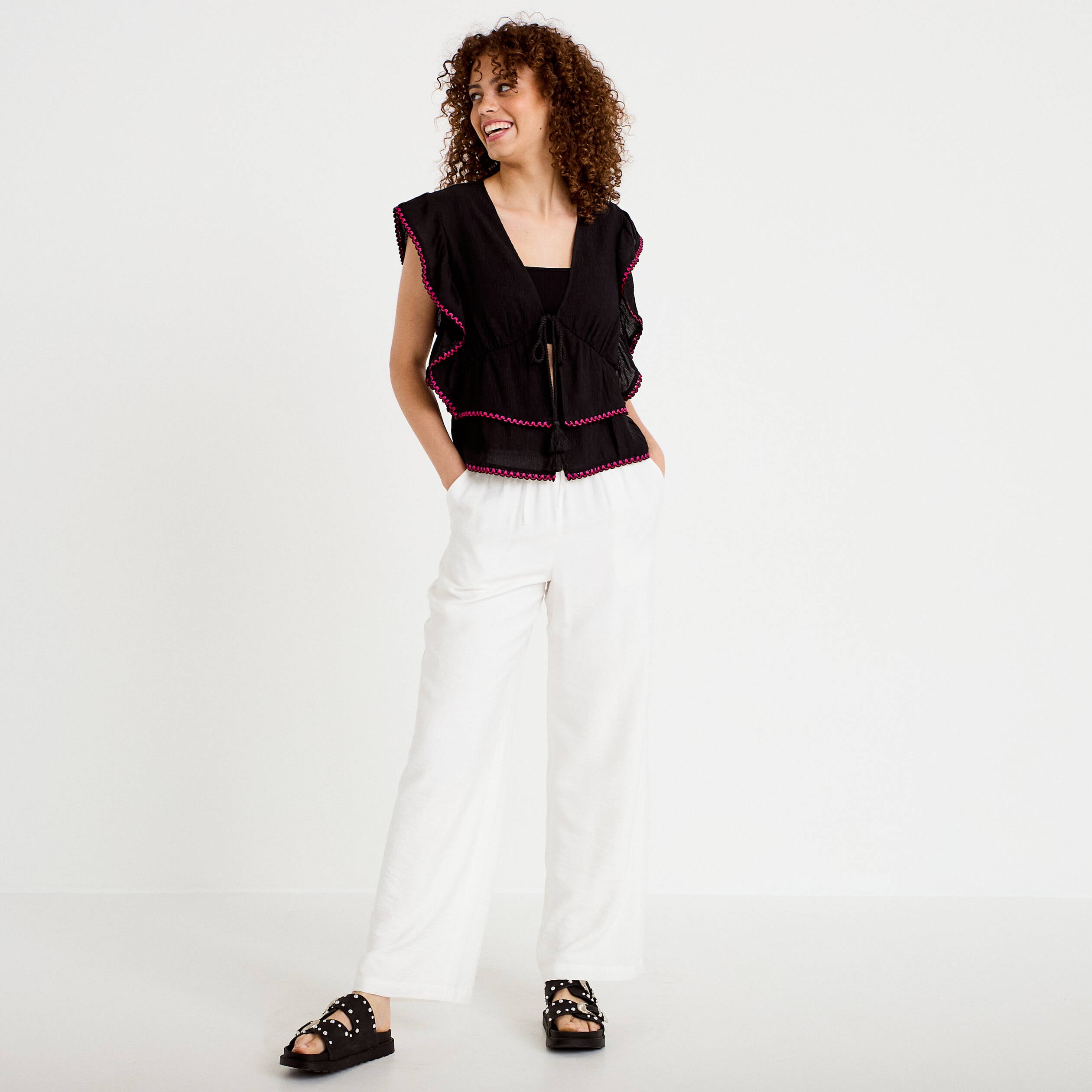 Blouse droite sans manches pliss&eacute;e noir femme
