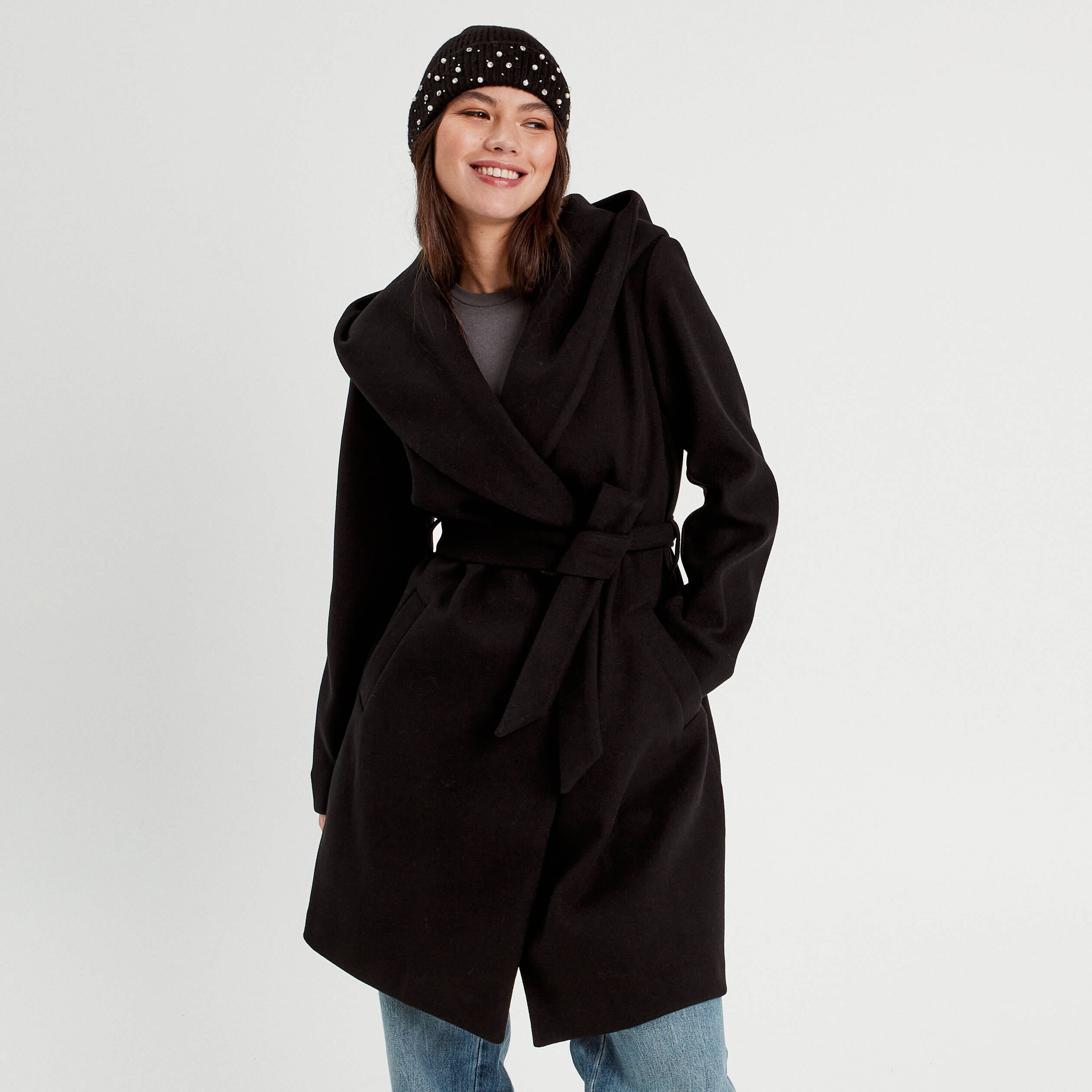 Manteau ceintur&eacute; &agrave; capuche noir femme