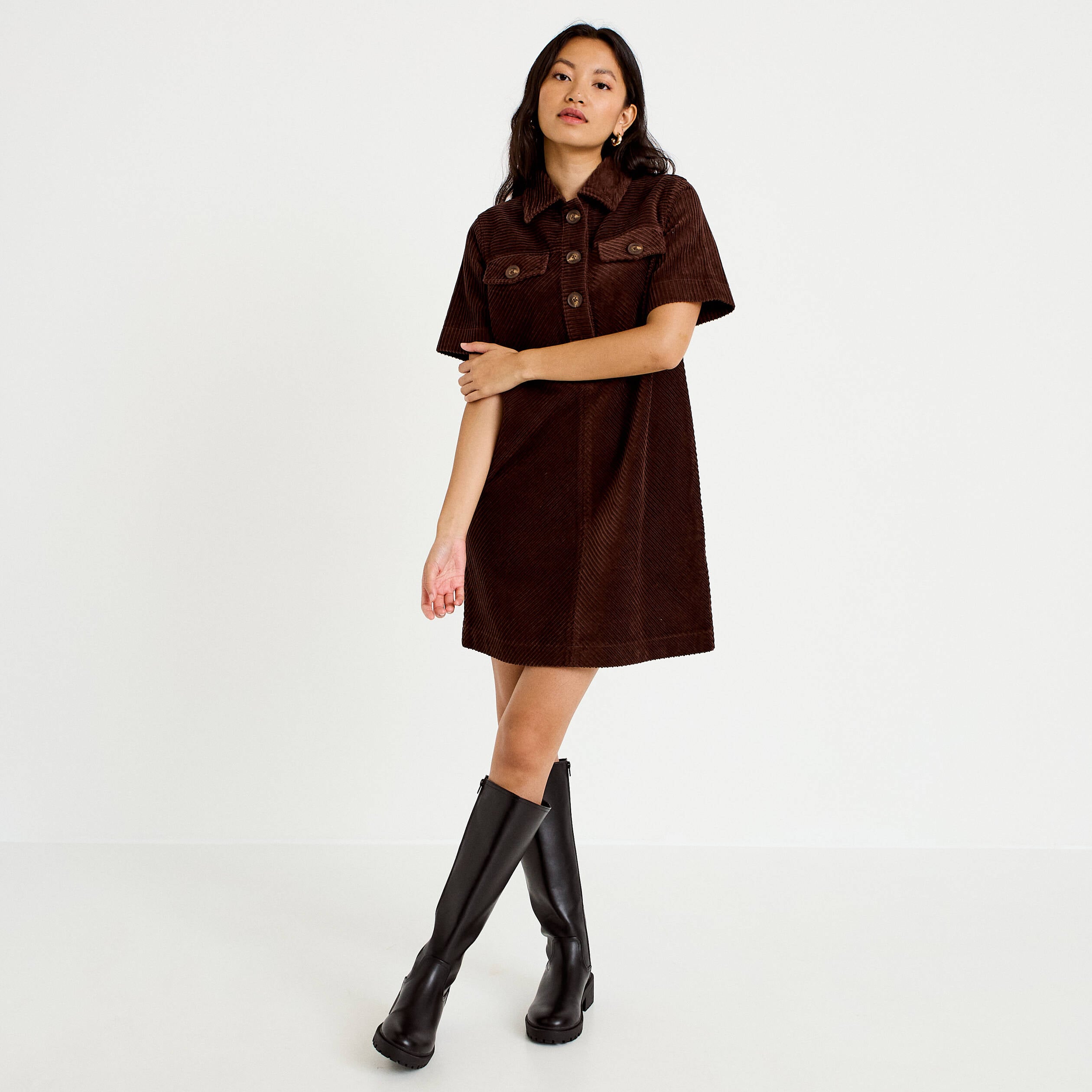 Robe courte droite en velours coton marron fonc&eacute; femme