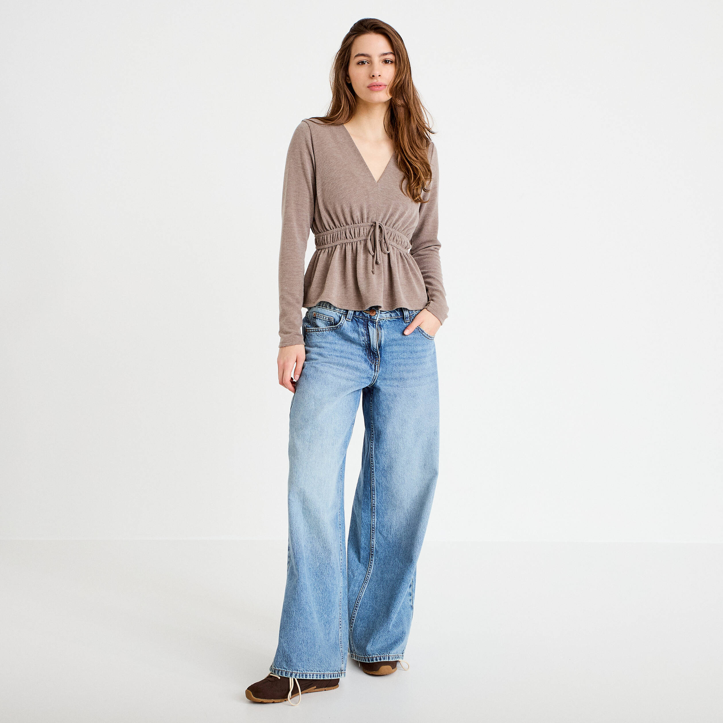Blouse cintr&eacute;e col v manches longues beige femme