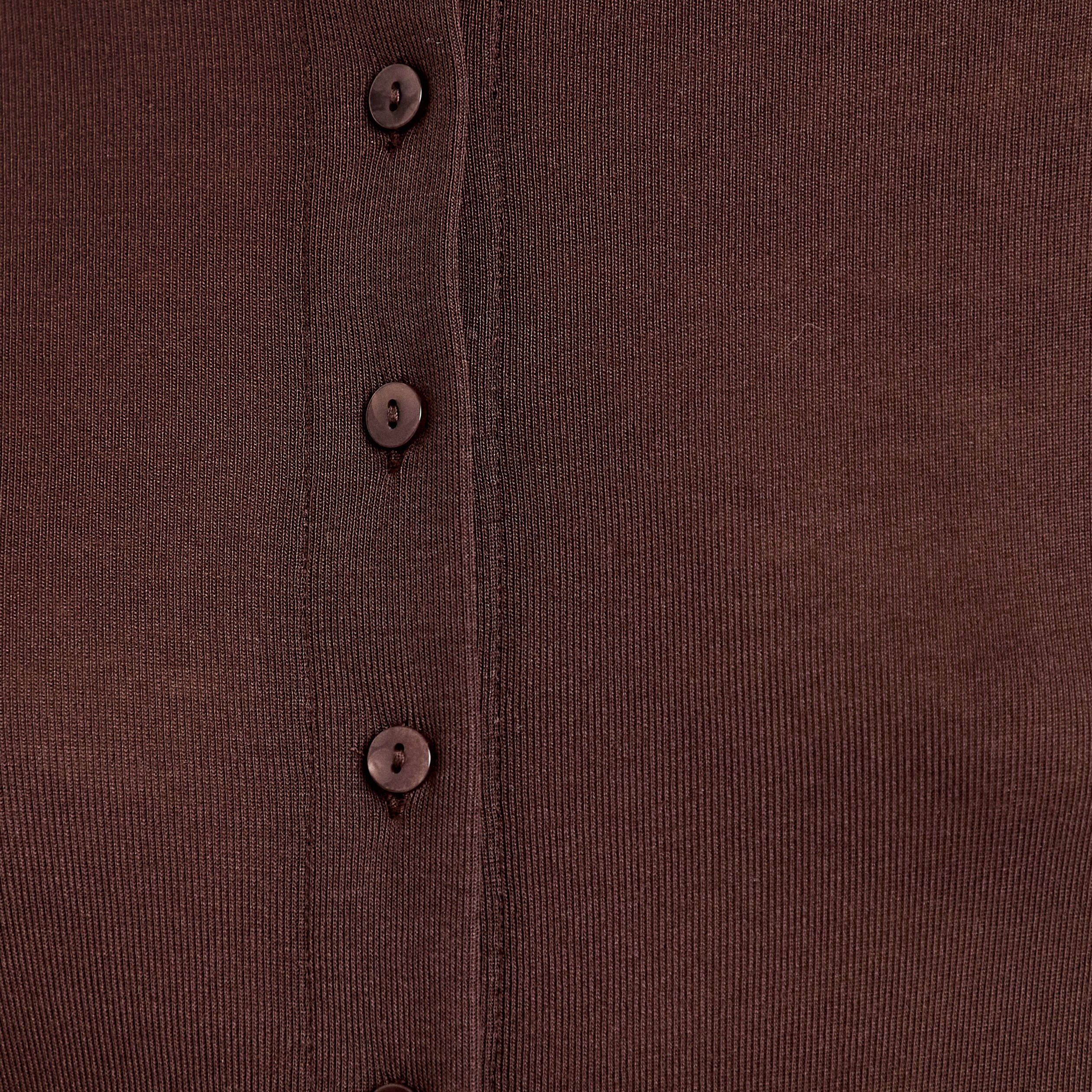 Gilet ajust&eacute; col rond manches longues marron fonc&eacute; femme