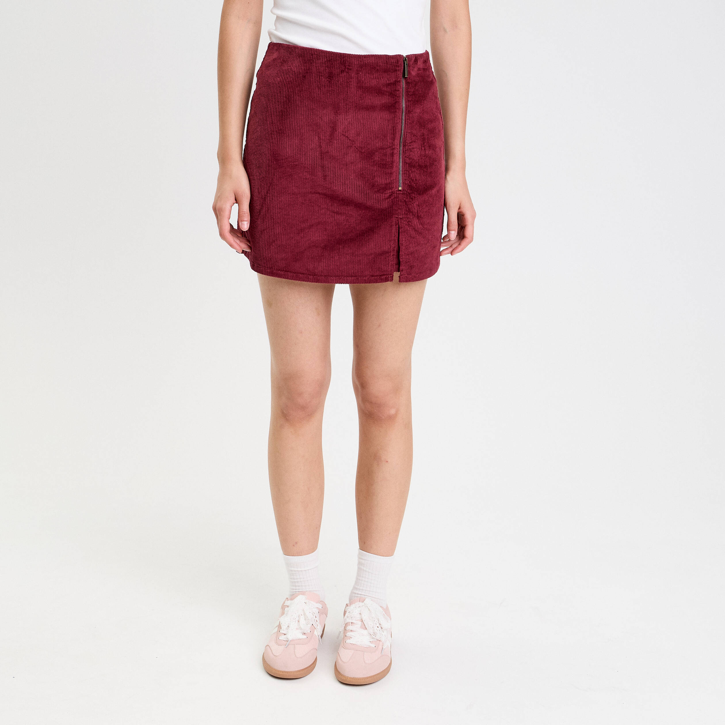 Jupe-short en velours bordeaux femme