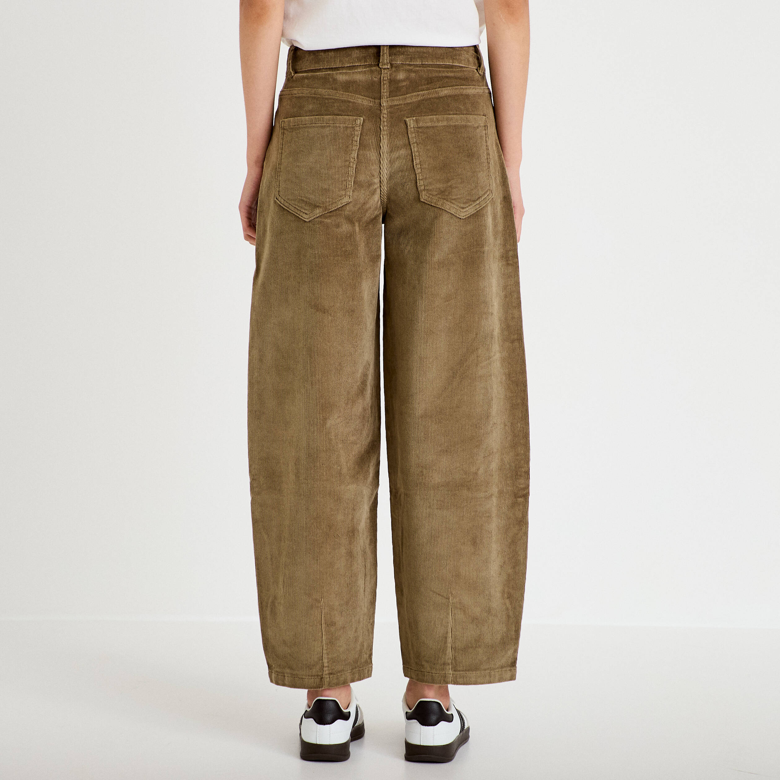 Pantalon bootcut en velours vert kaki femme