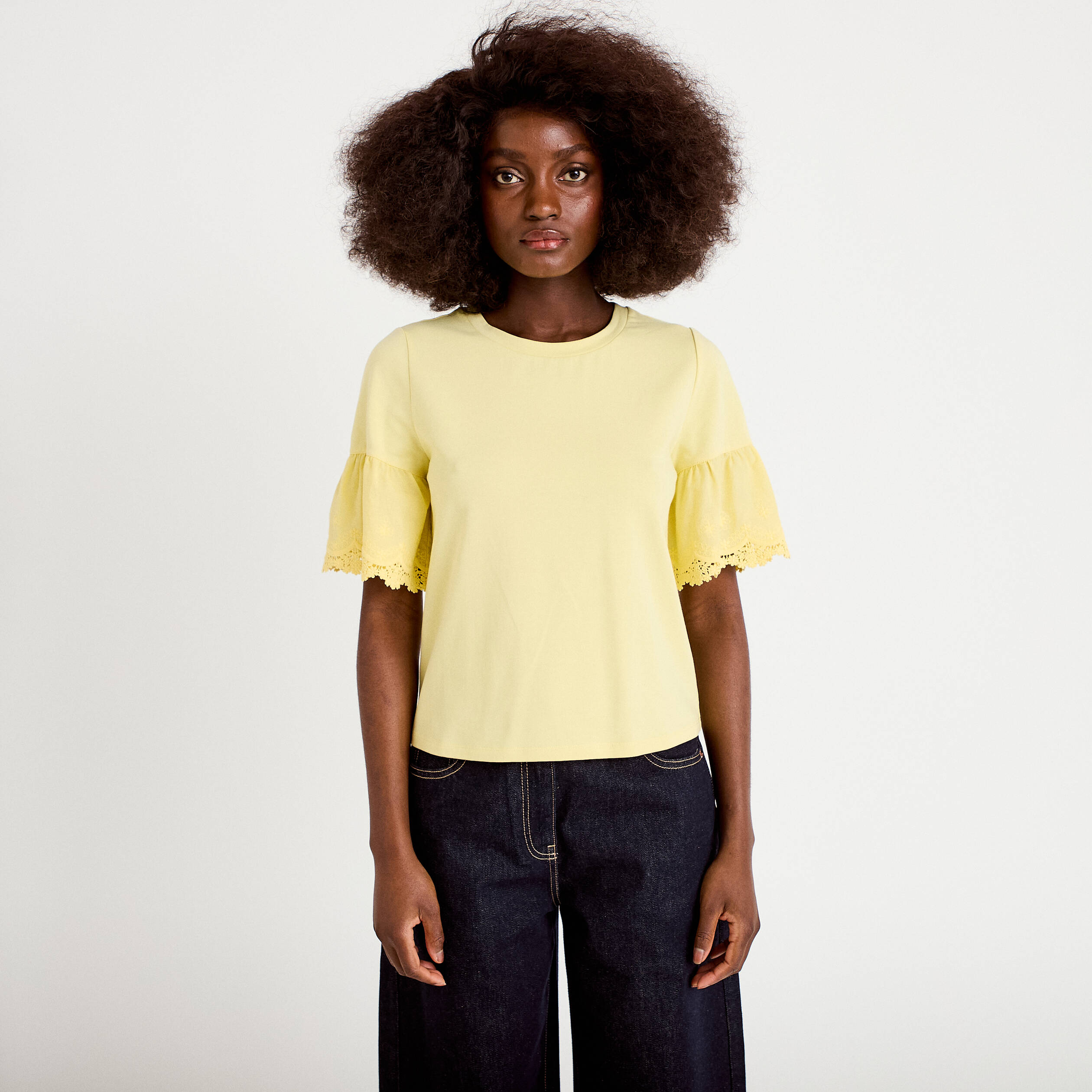 T-shirt broderie manches courtes jaune clair femme