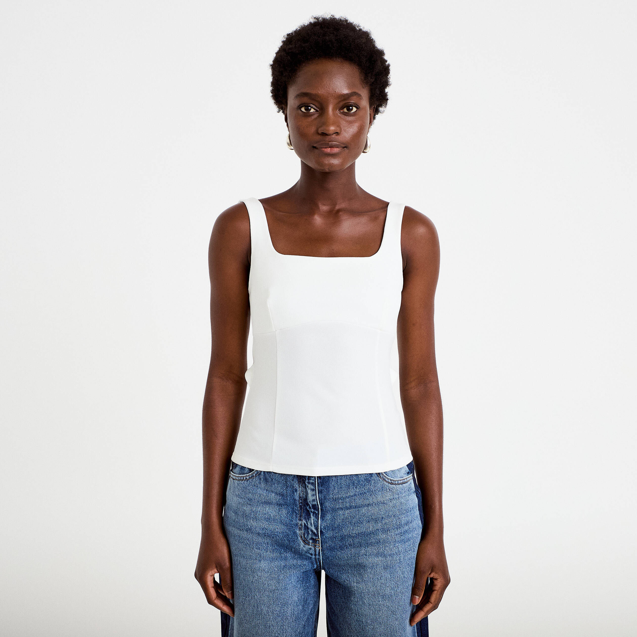 Top cintr&eacute; sans manches col carr&eacute; ecru femme