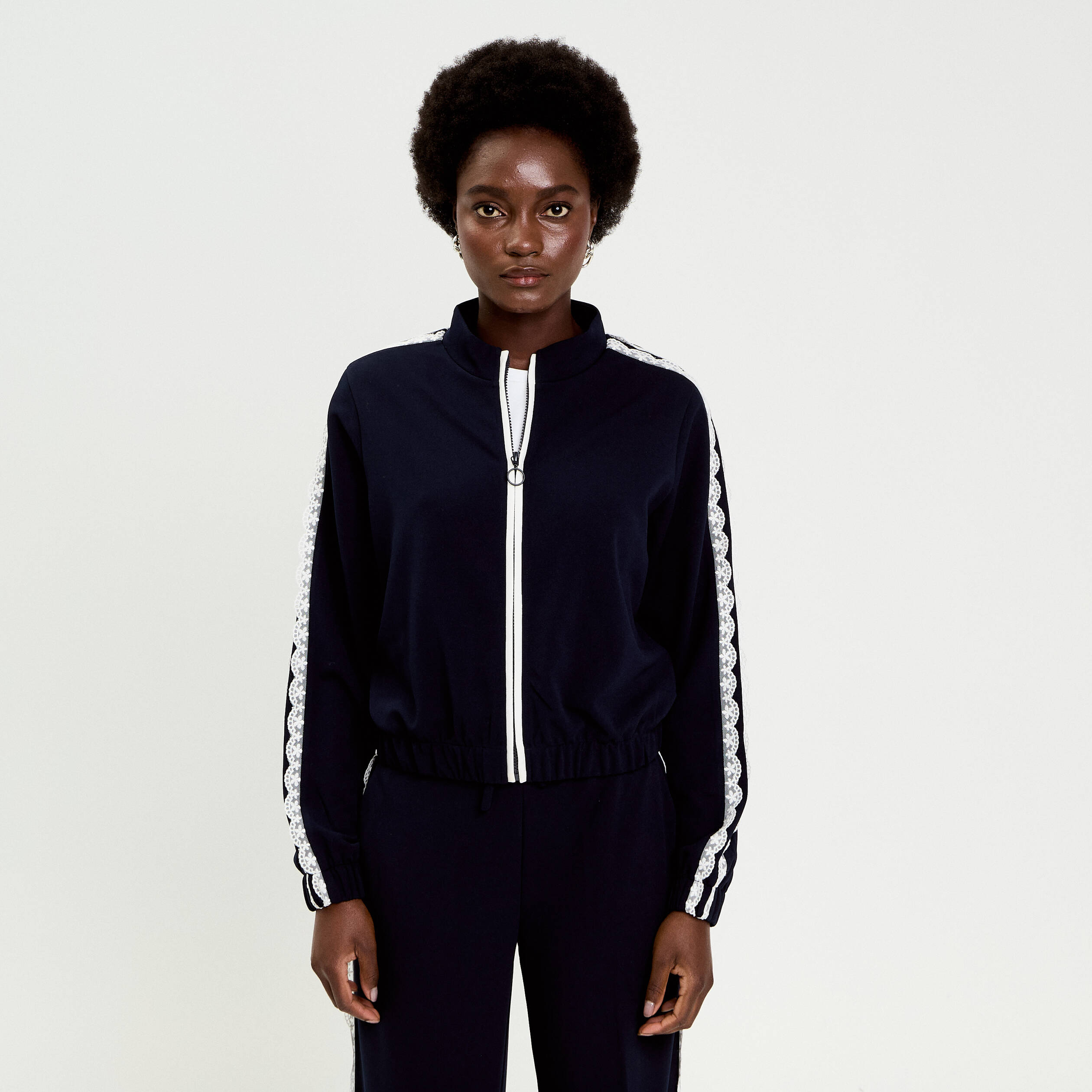 Veste zipp&eacute;e d&eacute;tail dentelle bleu marine femme