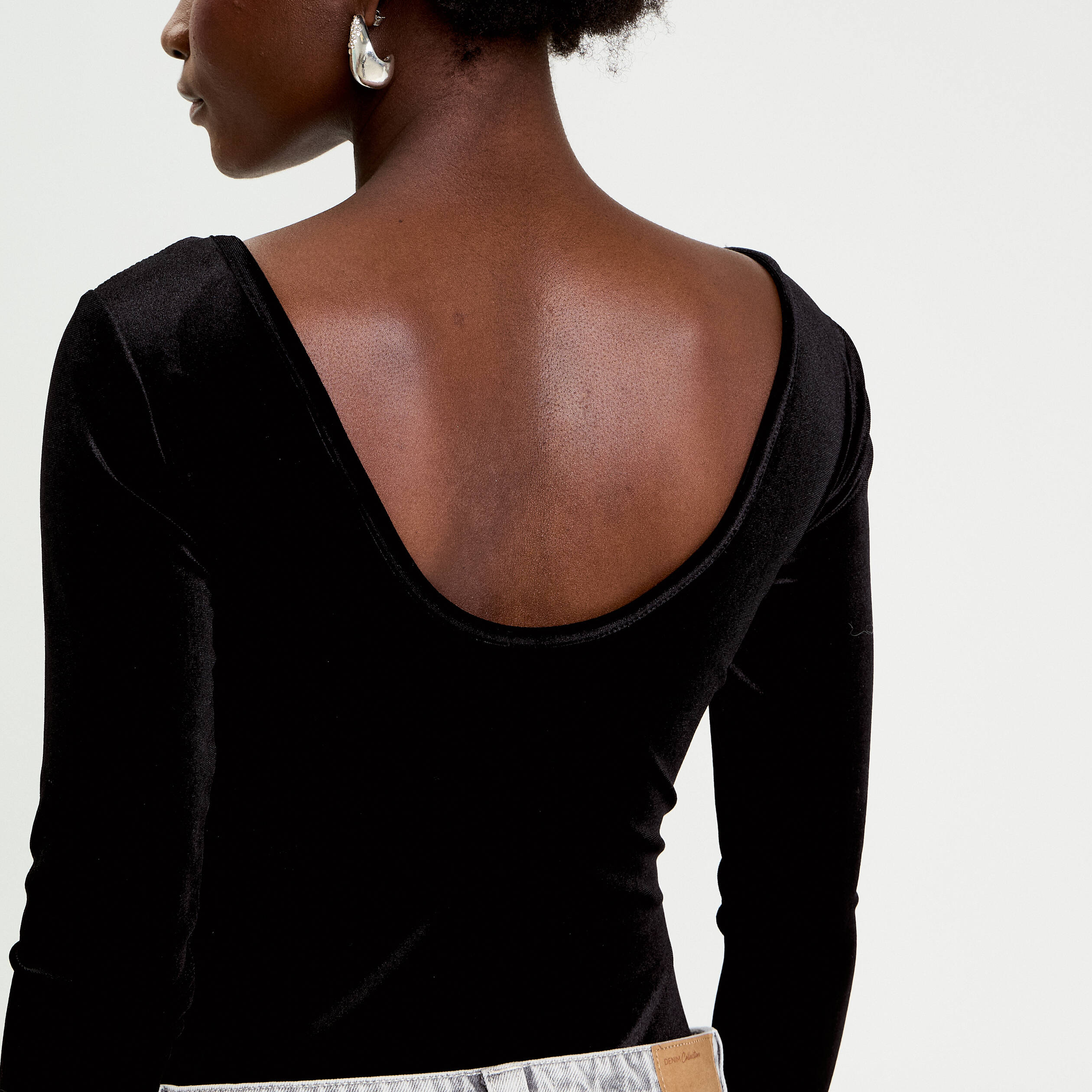 Body en velours d&eacute;collet&eacute; dos noir femme