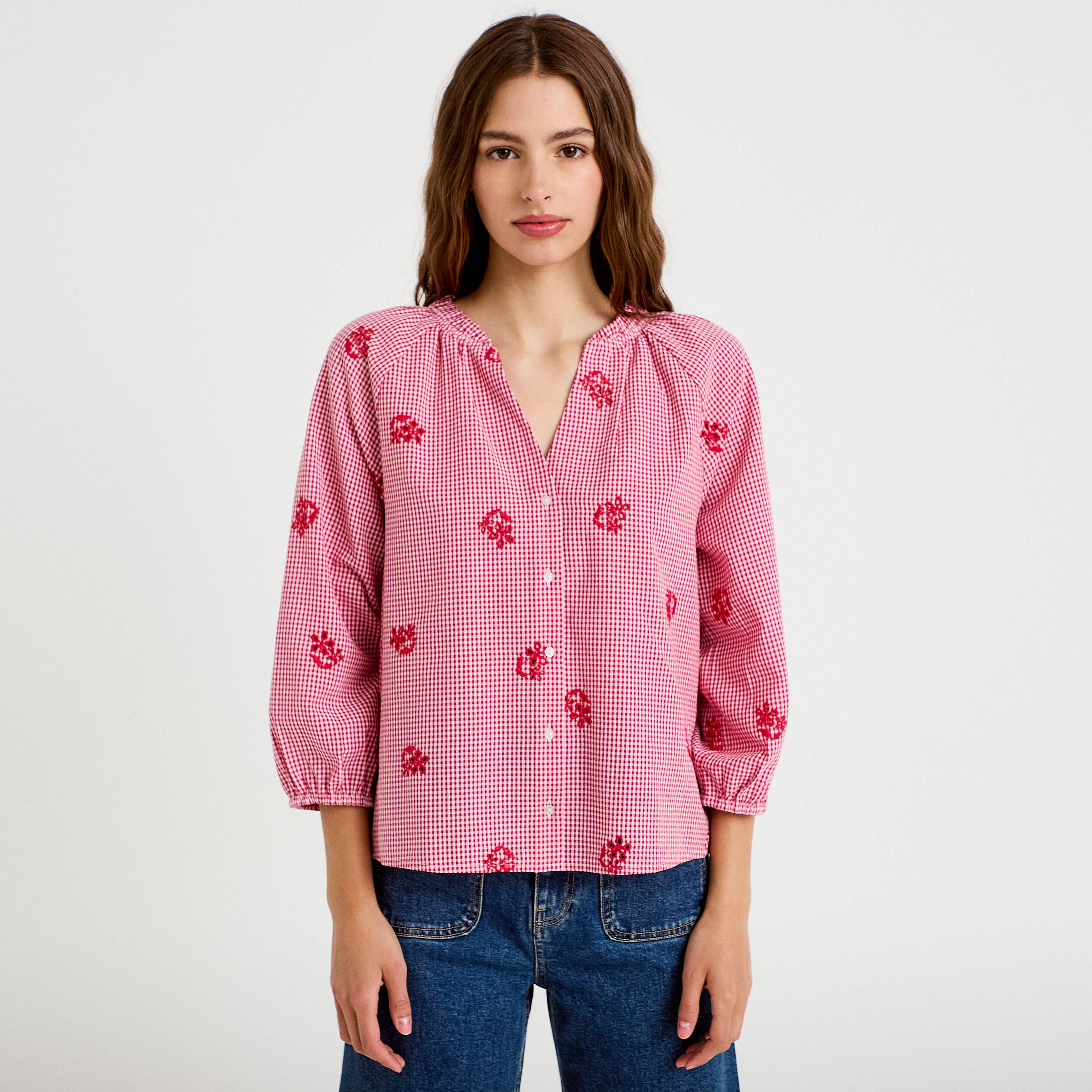 Blouse col v manches 3/4 broderie rouge femme