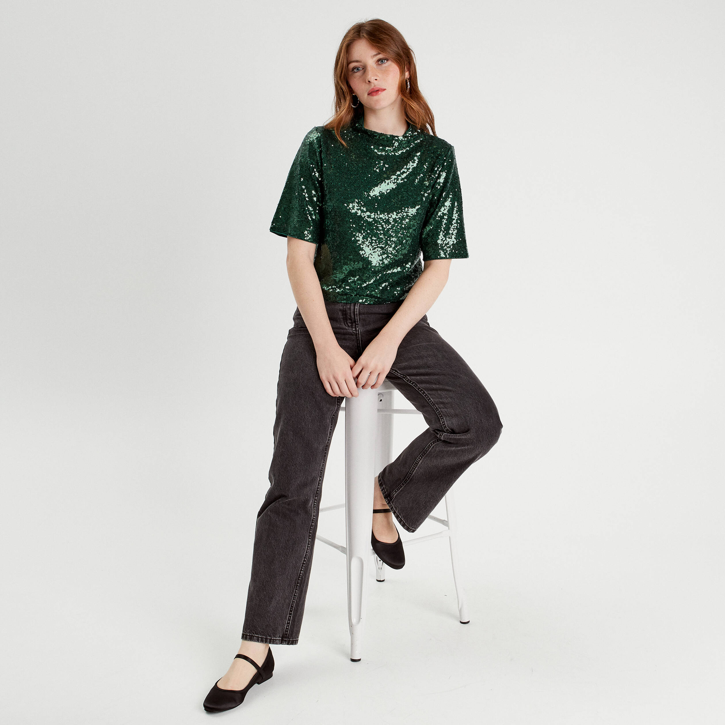 T-shirt sequins col montant vert fonc&eacute; femme