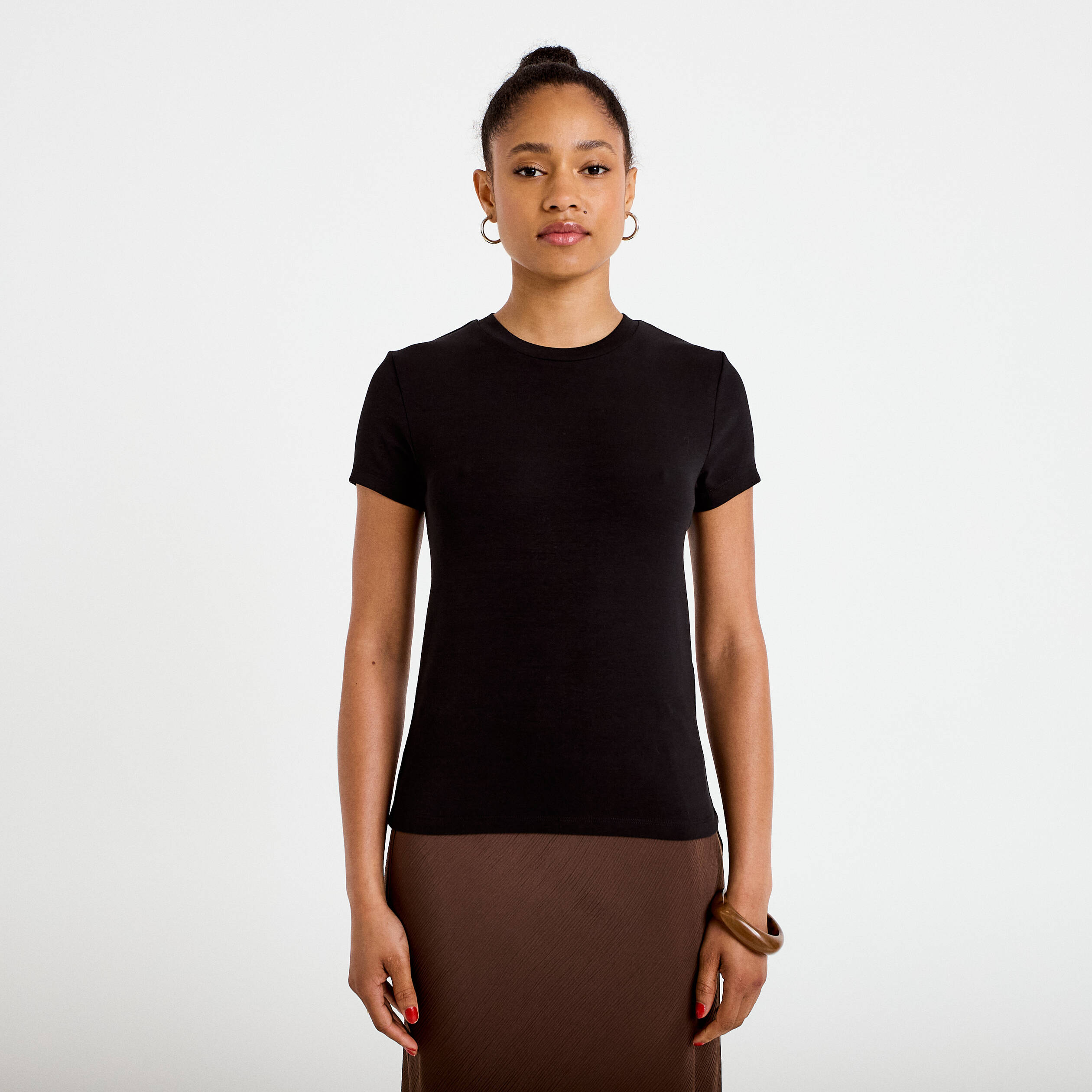 Top ajust&eacute; col rond manches courtes noir femme