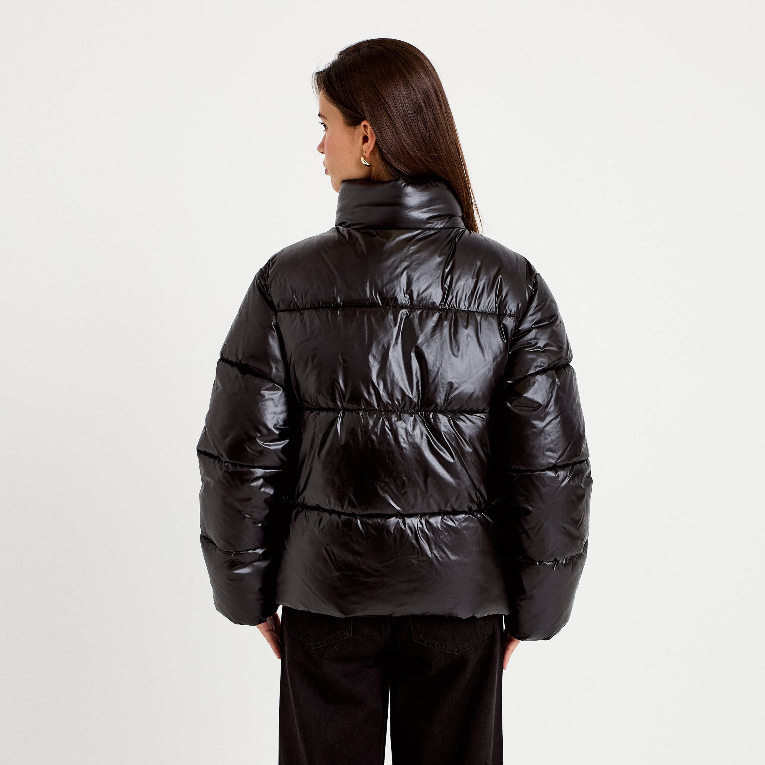 Doudoune col montant bas resserr&eacute; noir femme