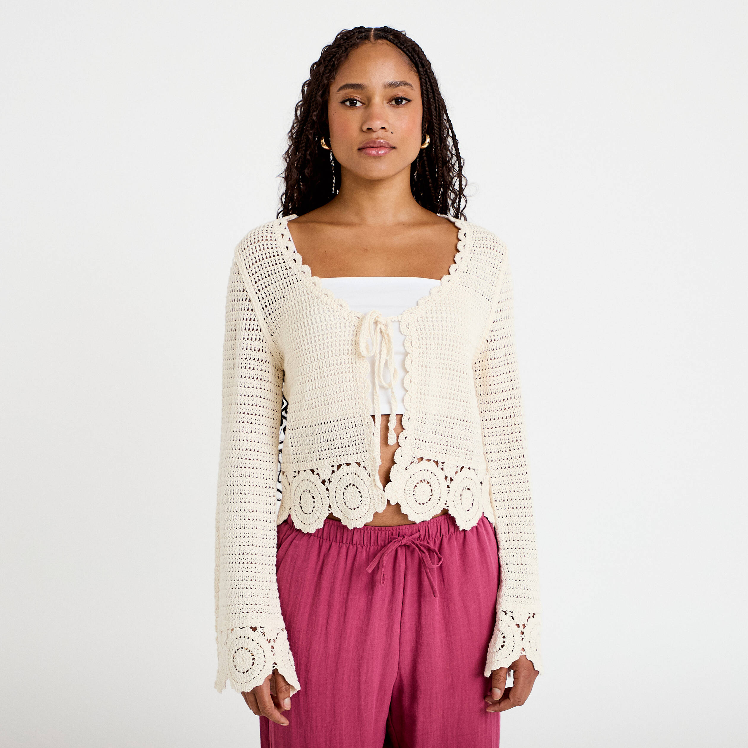 Gilet col v manches longues avec noeuds ecru femme