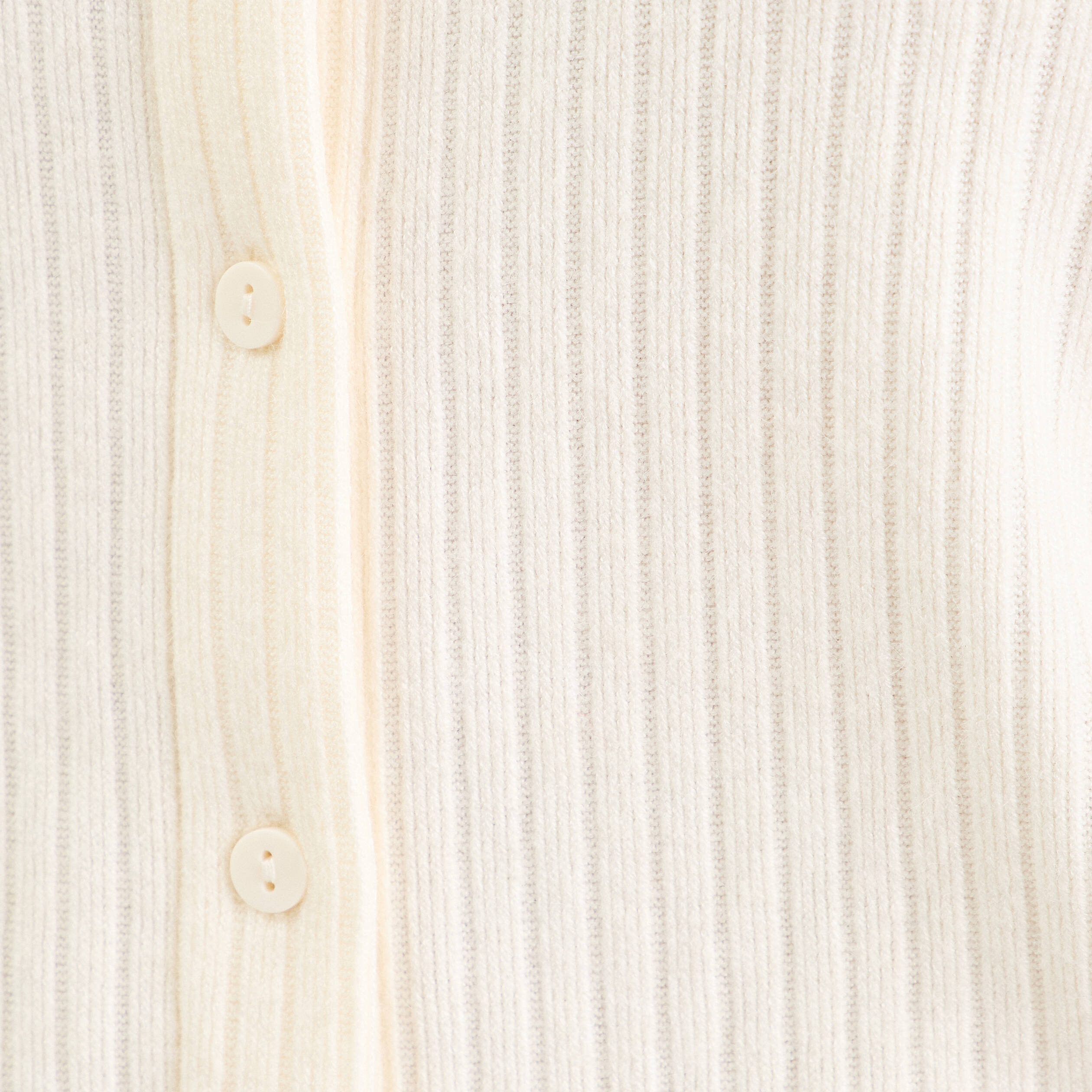 Gilet ajust&eacute; manches longues duveteux ivoire femme