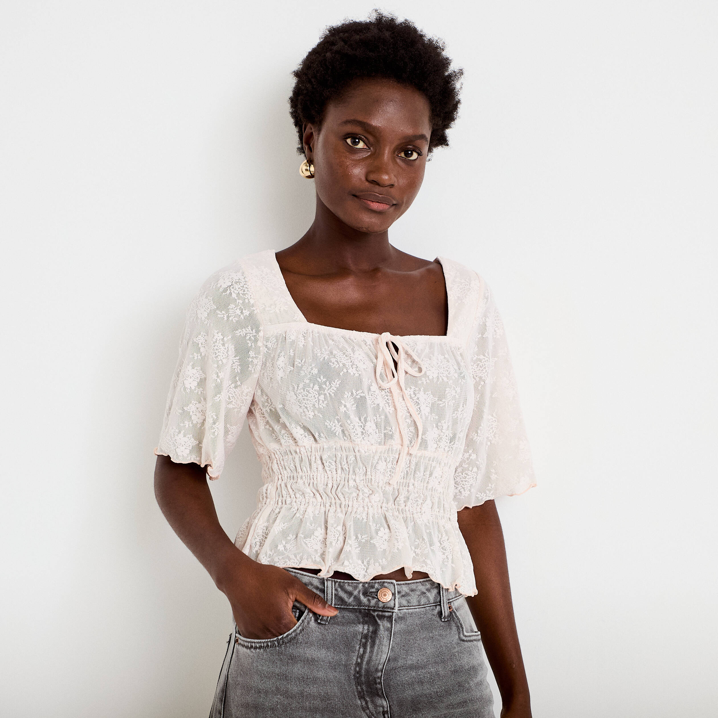 Blouse cintr&eacute;e col carr&eacute; dentelle rose clair femme