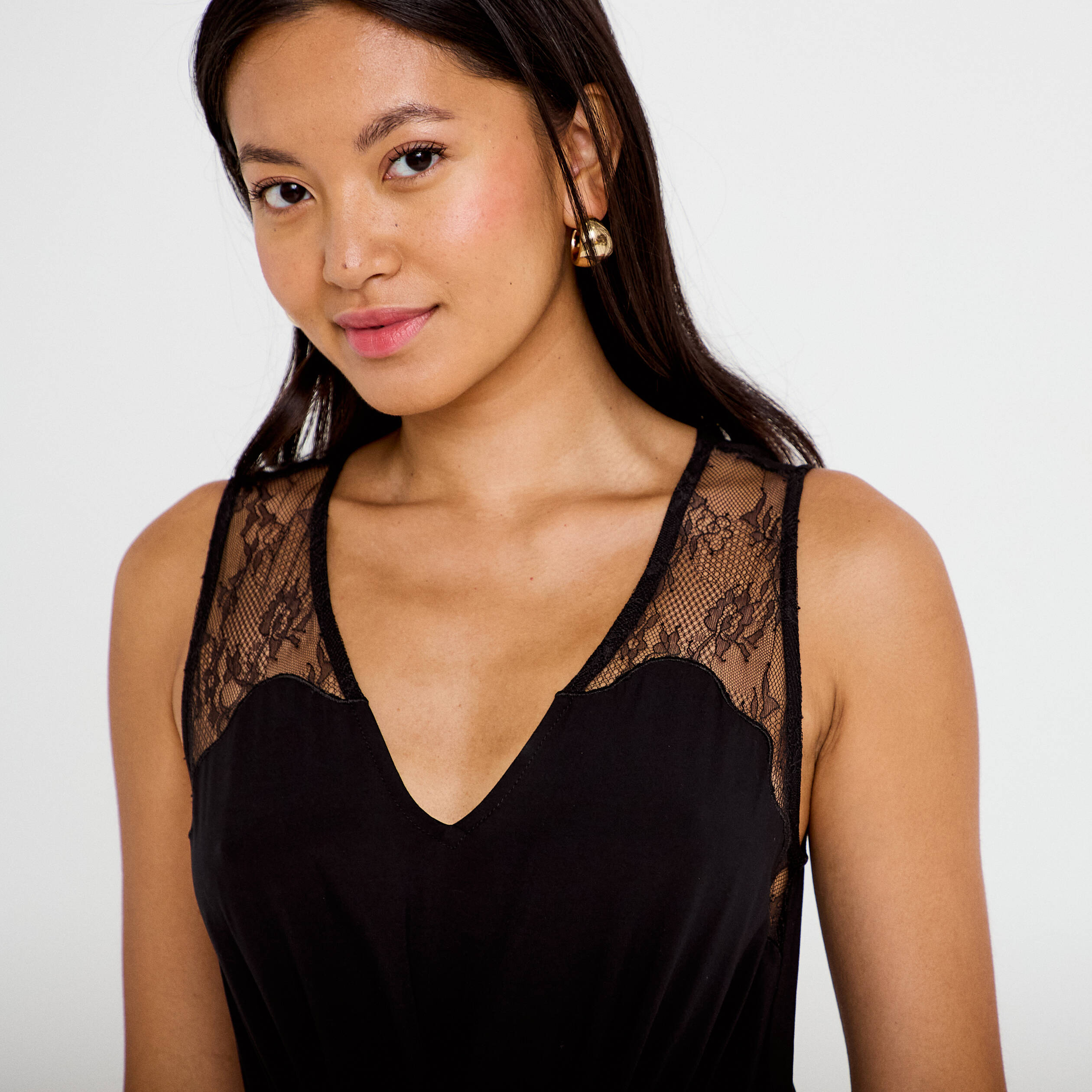 Robe longue &eacute;vas&eacute;e col v sans manches noir femme