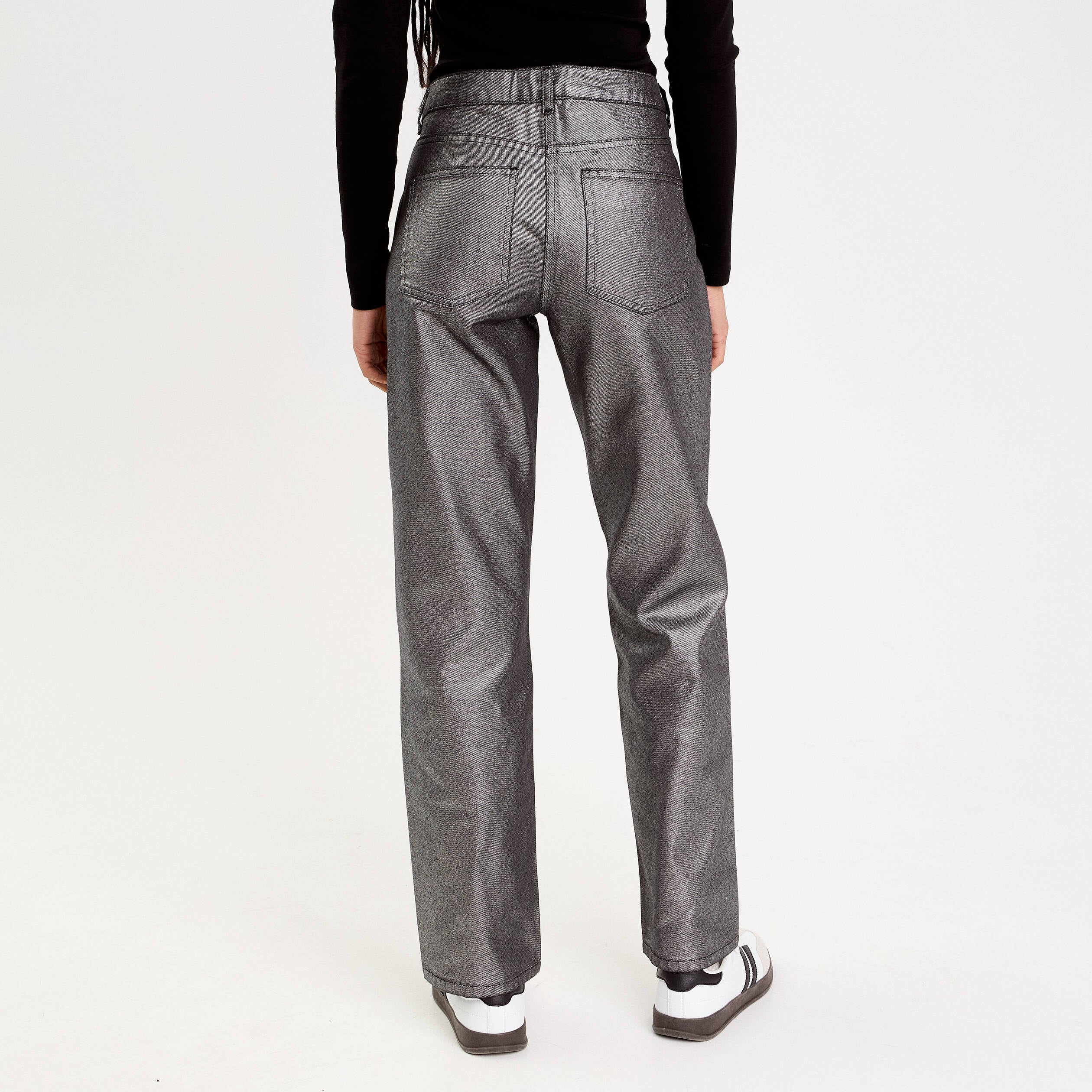 Pantalon droit enduit gris argent femme