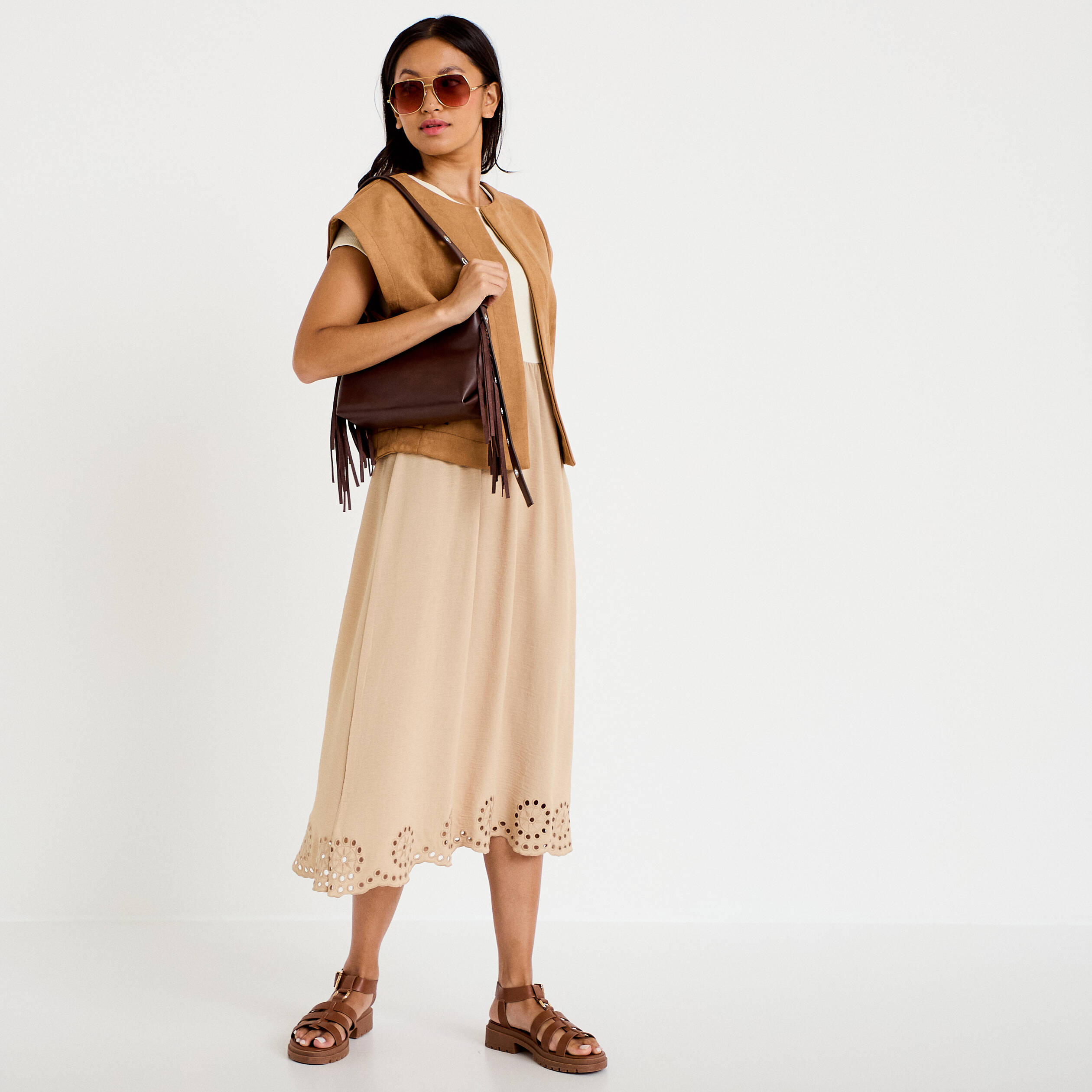 Robe longue &eacute;vas&eacute;e bi-mati&egrave;re brod&eacute;e sable femme