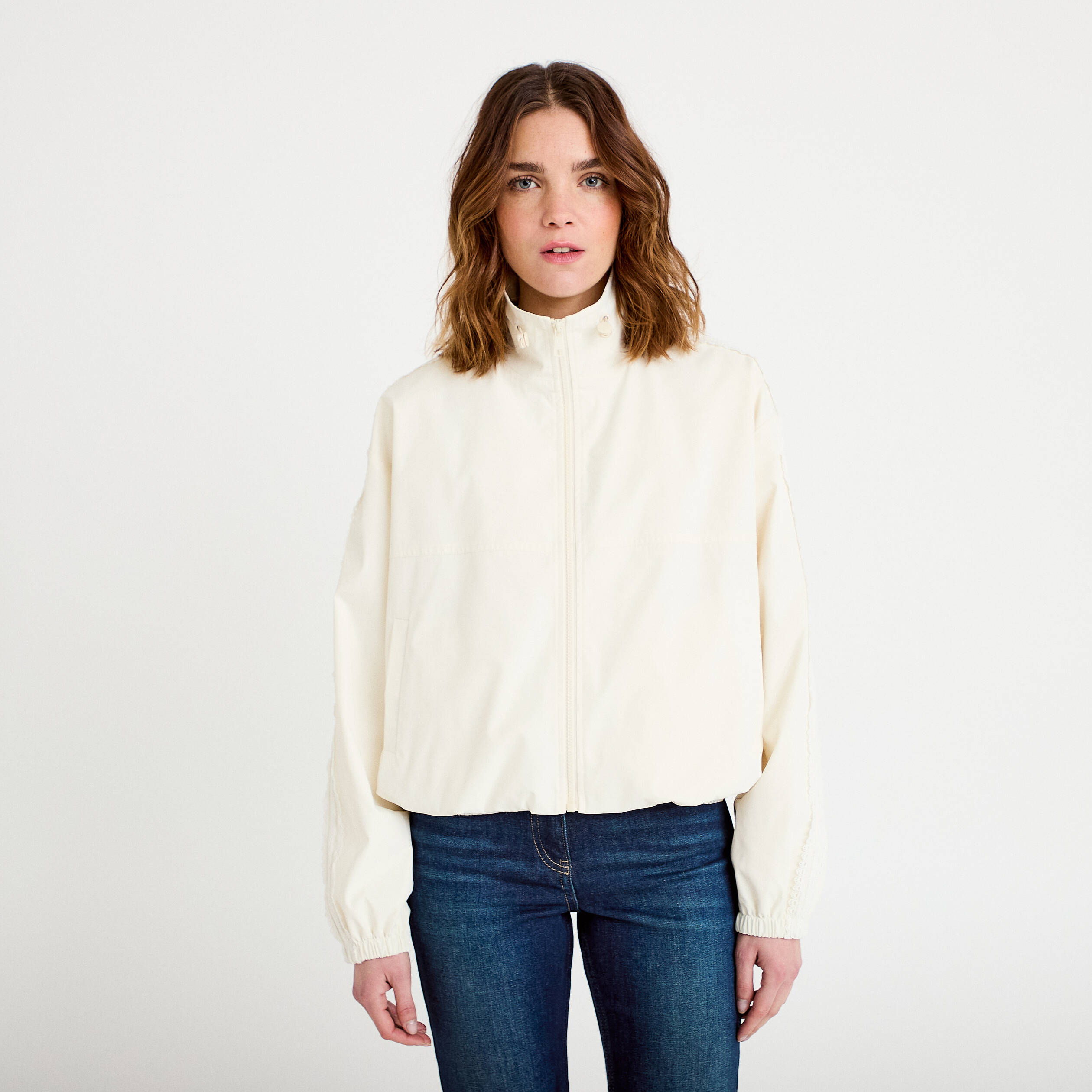 Veste col montant bas resserr&eacute; dentelle ecru femme