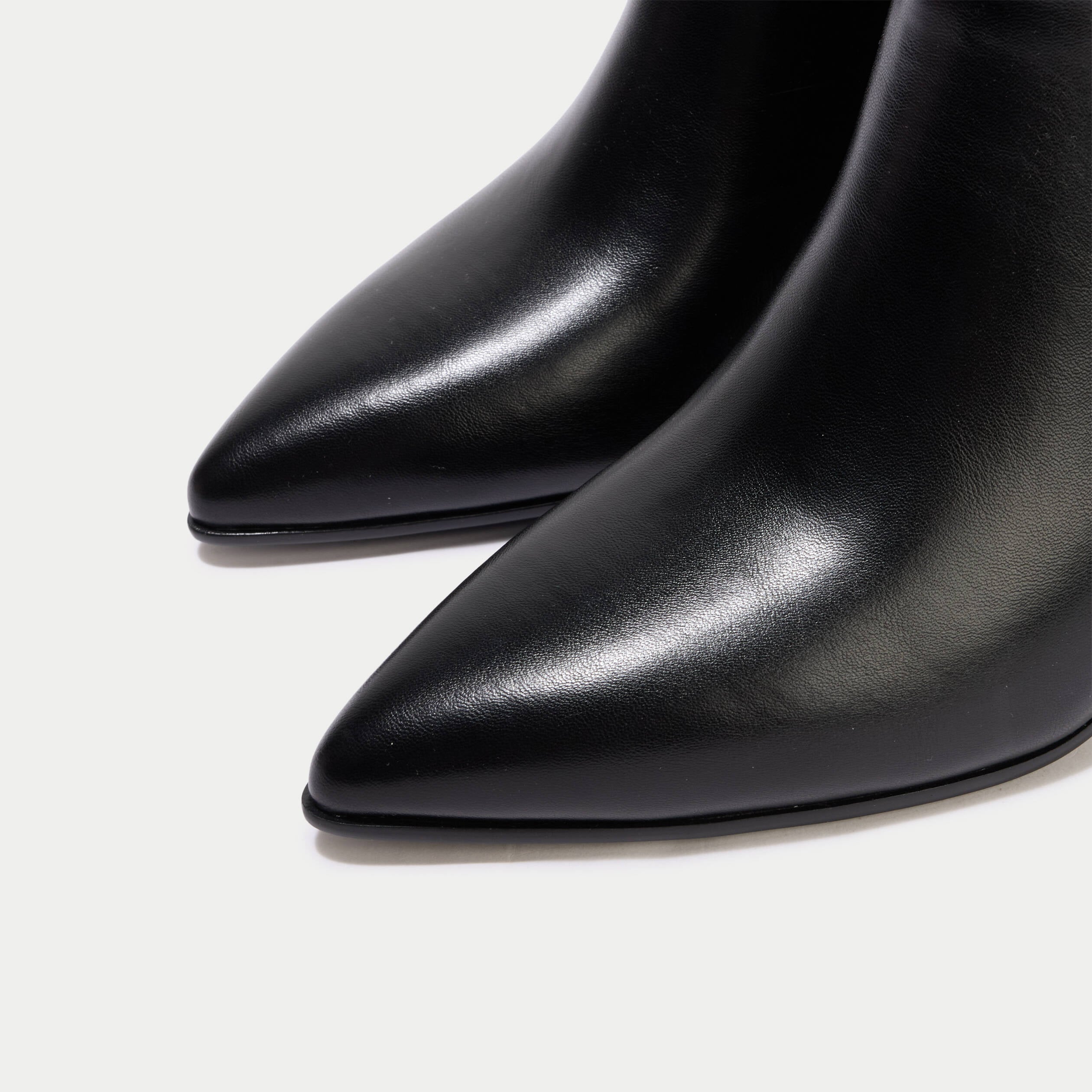 Bottines aspect daim noir femme