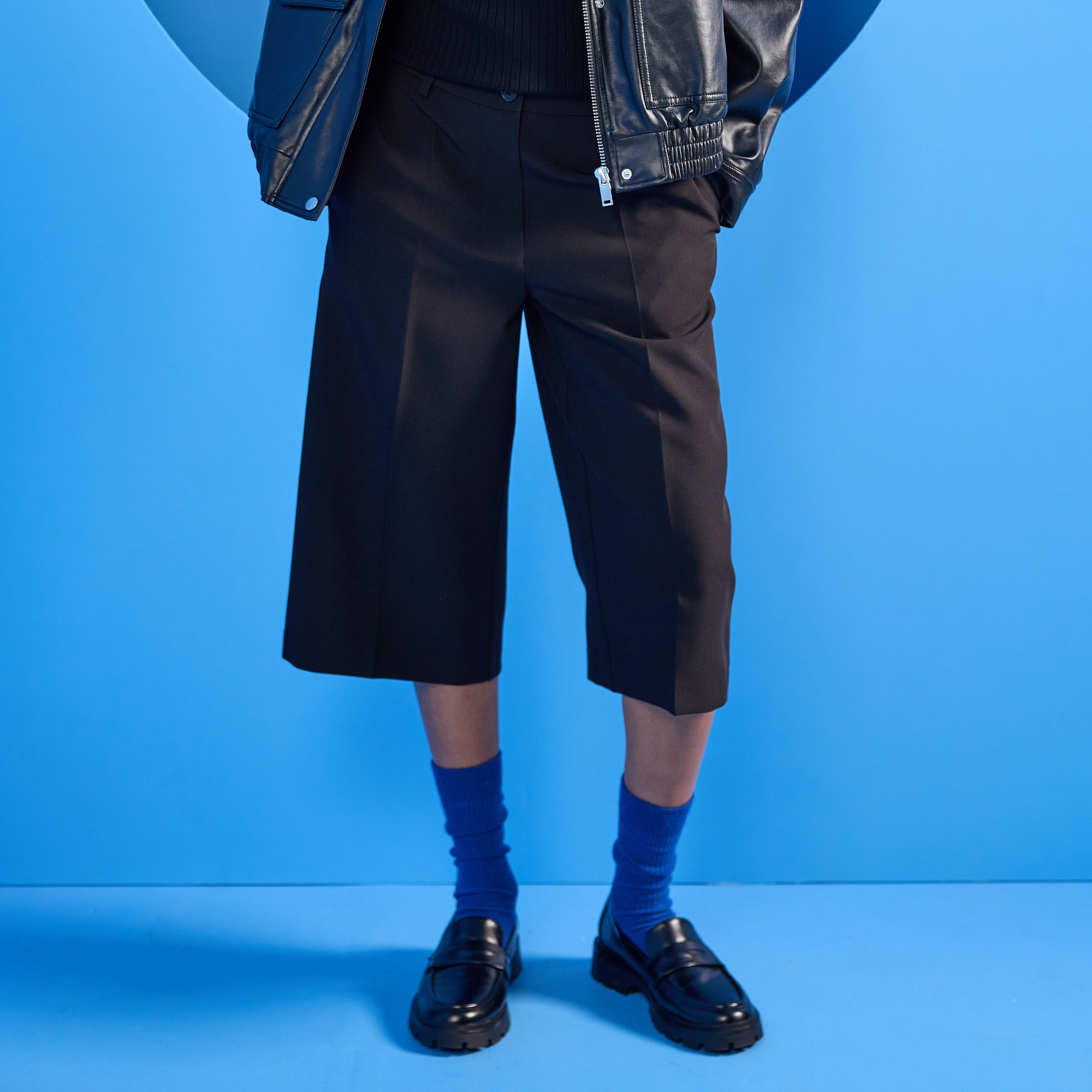 Bermuda coupe large noir femme