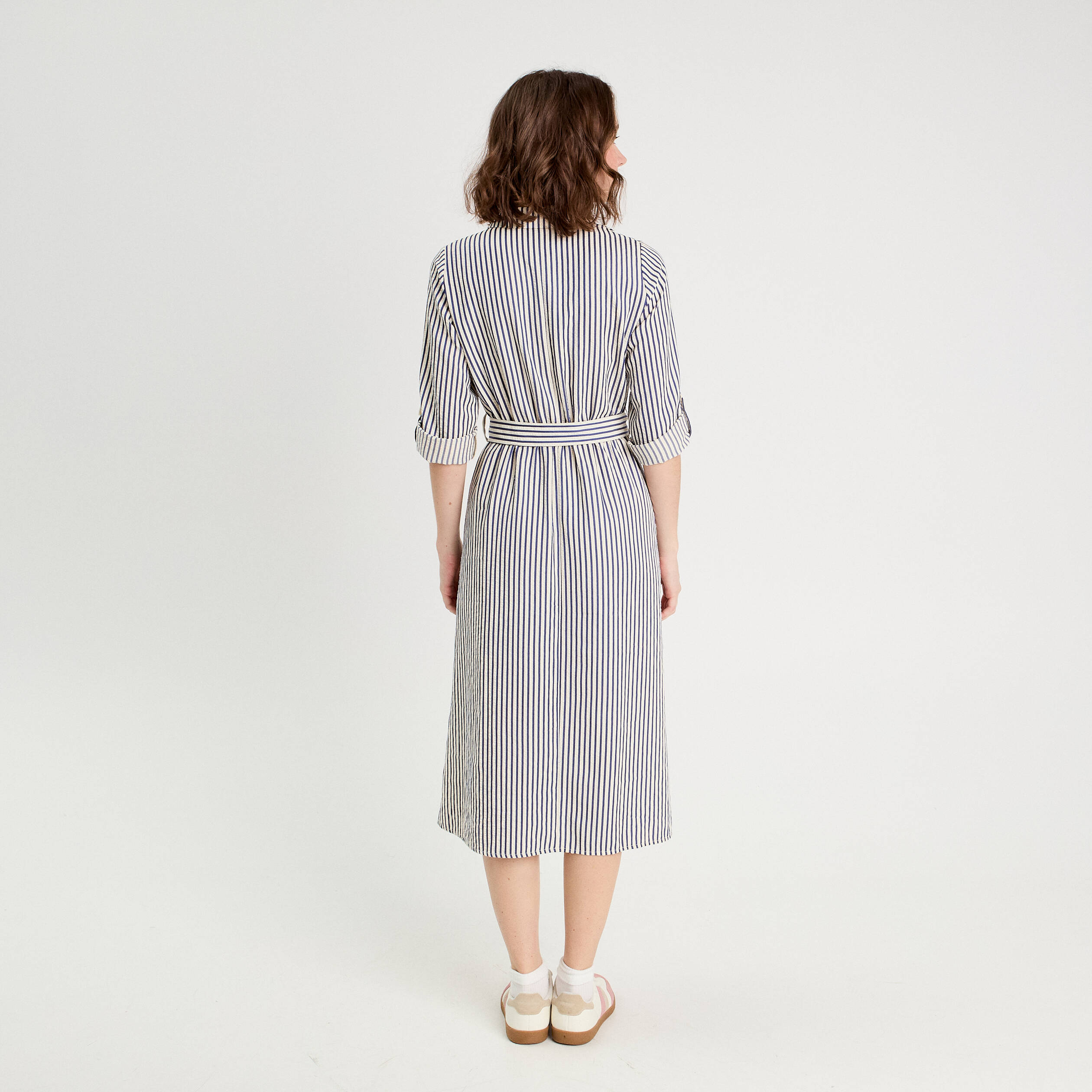 Robe longue chemise ceintur&eacute;e bleu marine femme