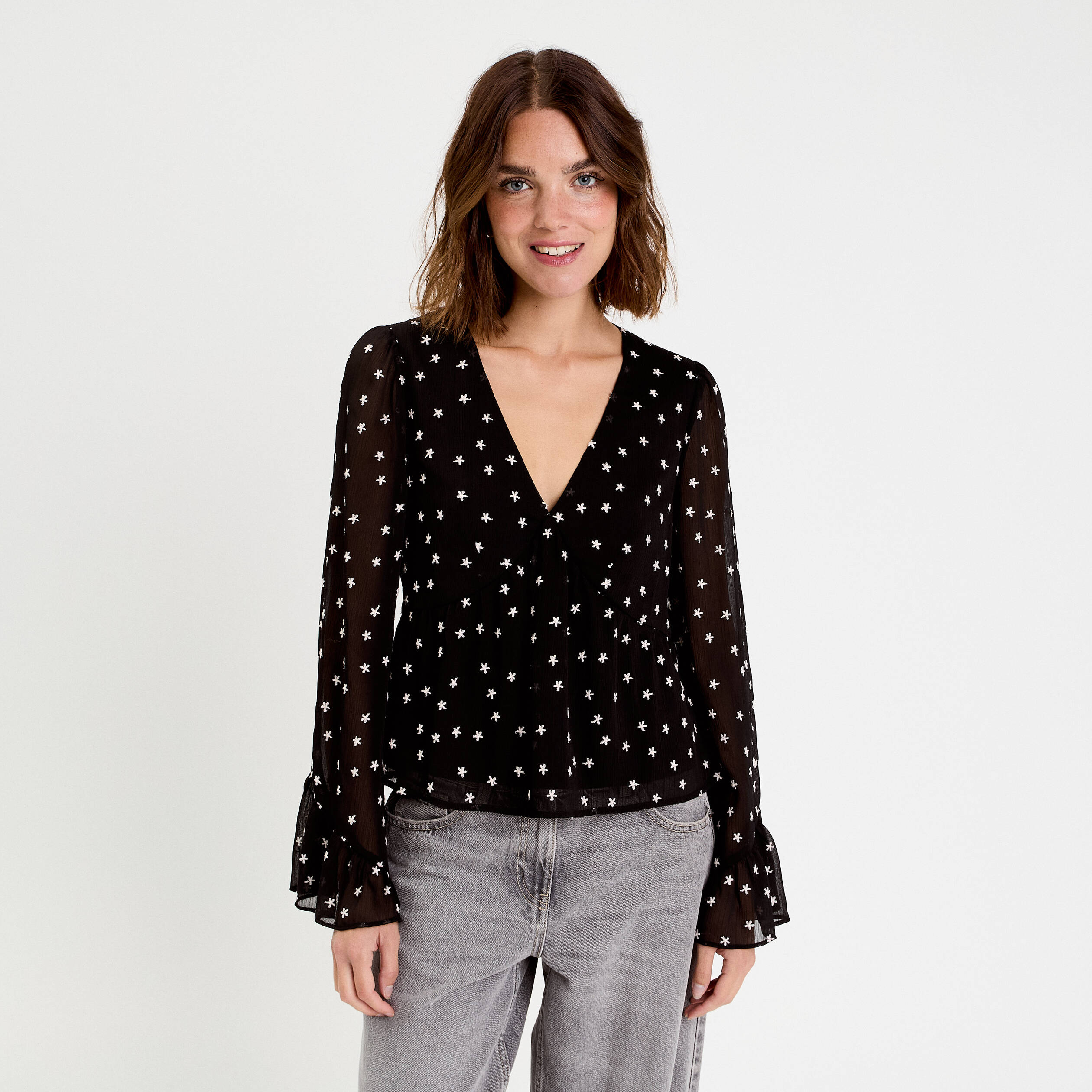 Blouse brod&eacute;e volant&eacute;e noir femme
