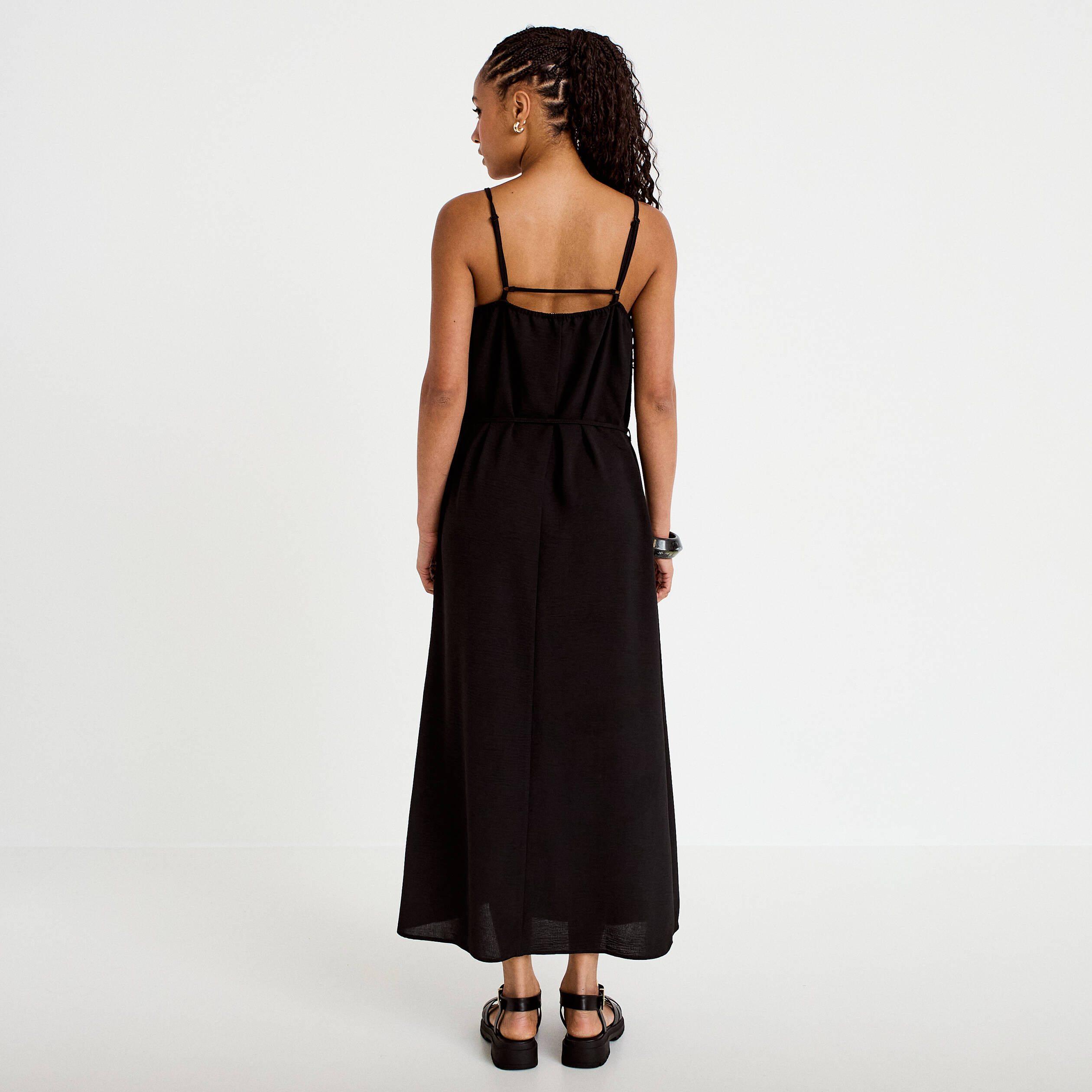 Robe longue &eacute;vas&eacute;e &agrave; fines bretelles noir femme