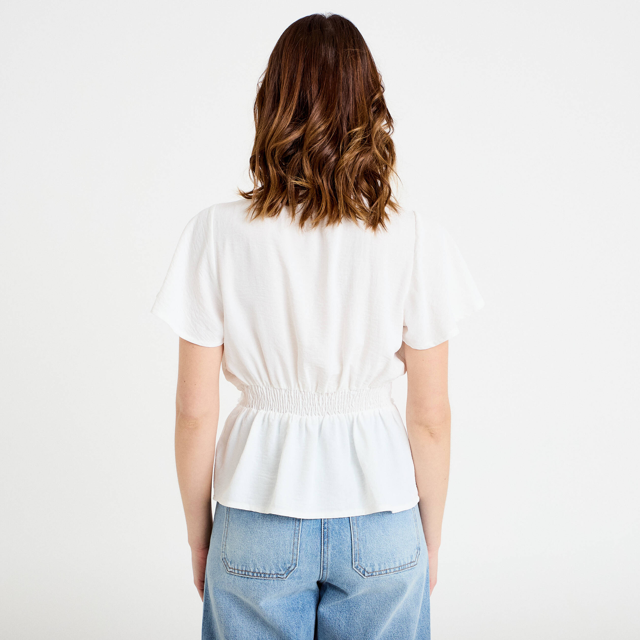 Blouse droite col v manches courtes ecru femme
