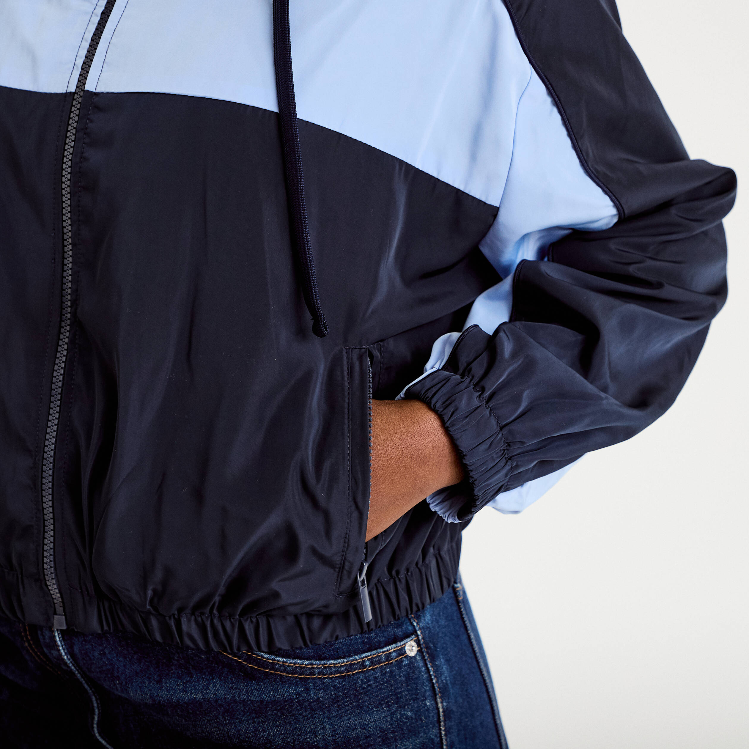 Veste cropped &agrave; capuche manches longues bleu marine femme