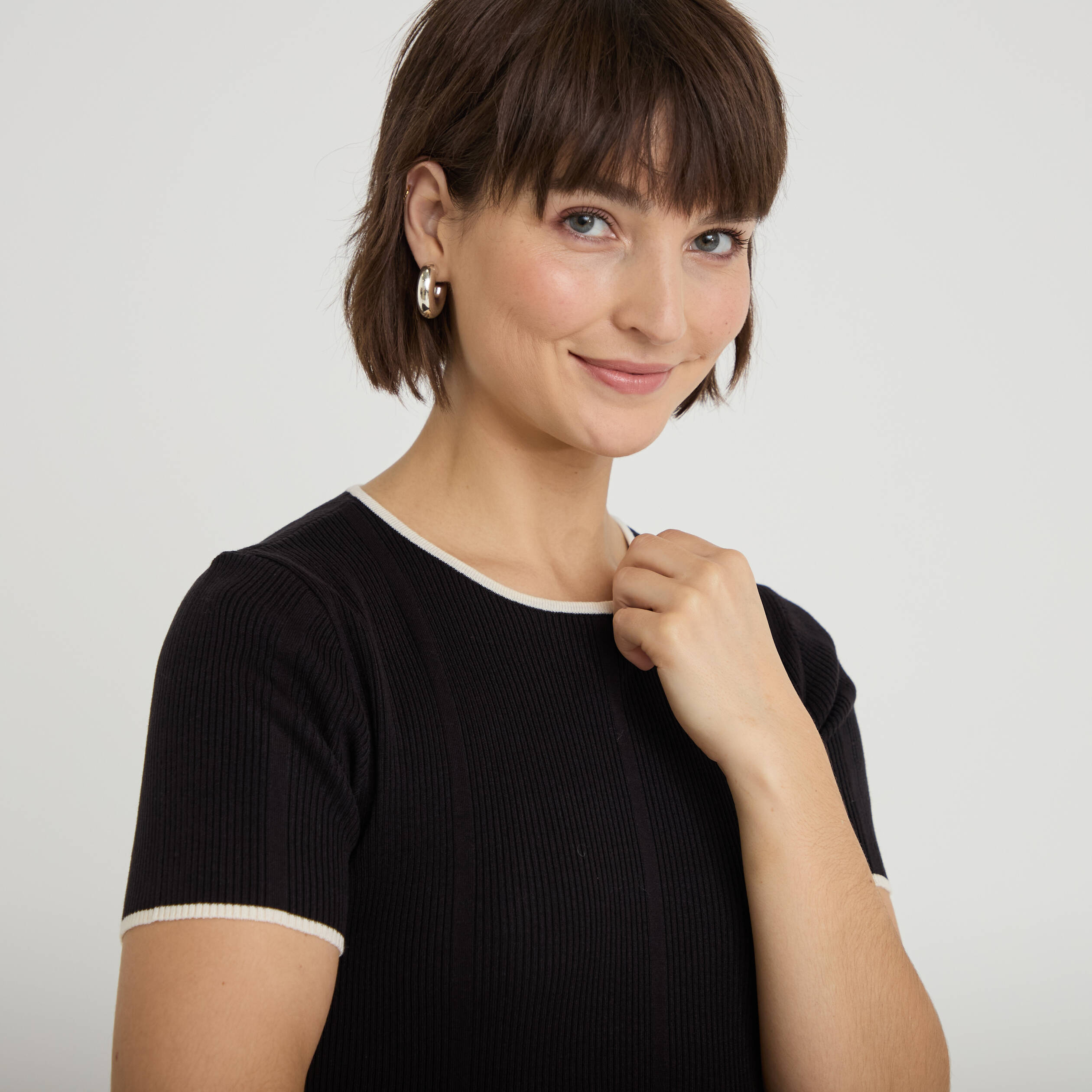 Robe droite manches courtes noir femme