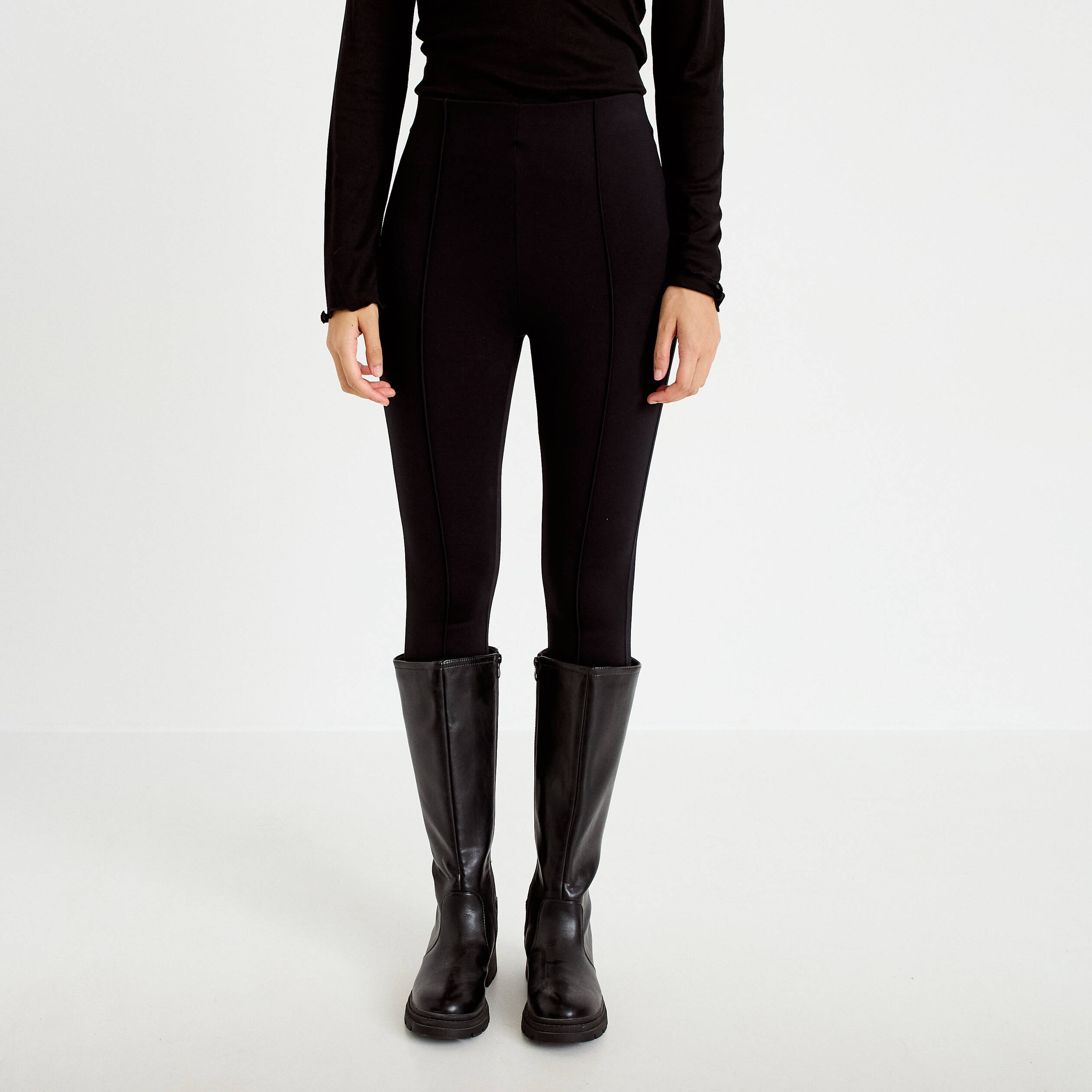 Fuseau noir femme