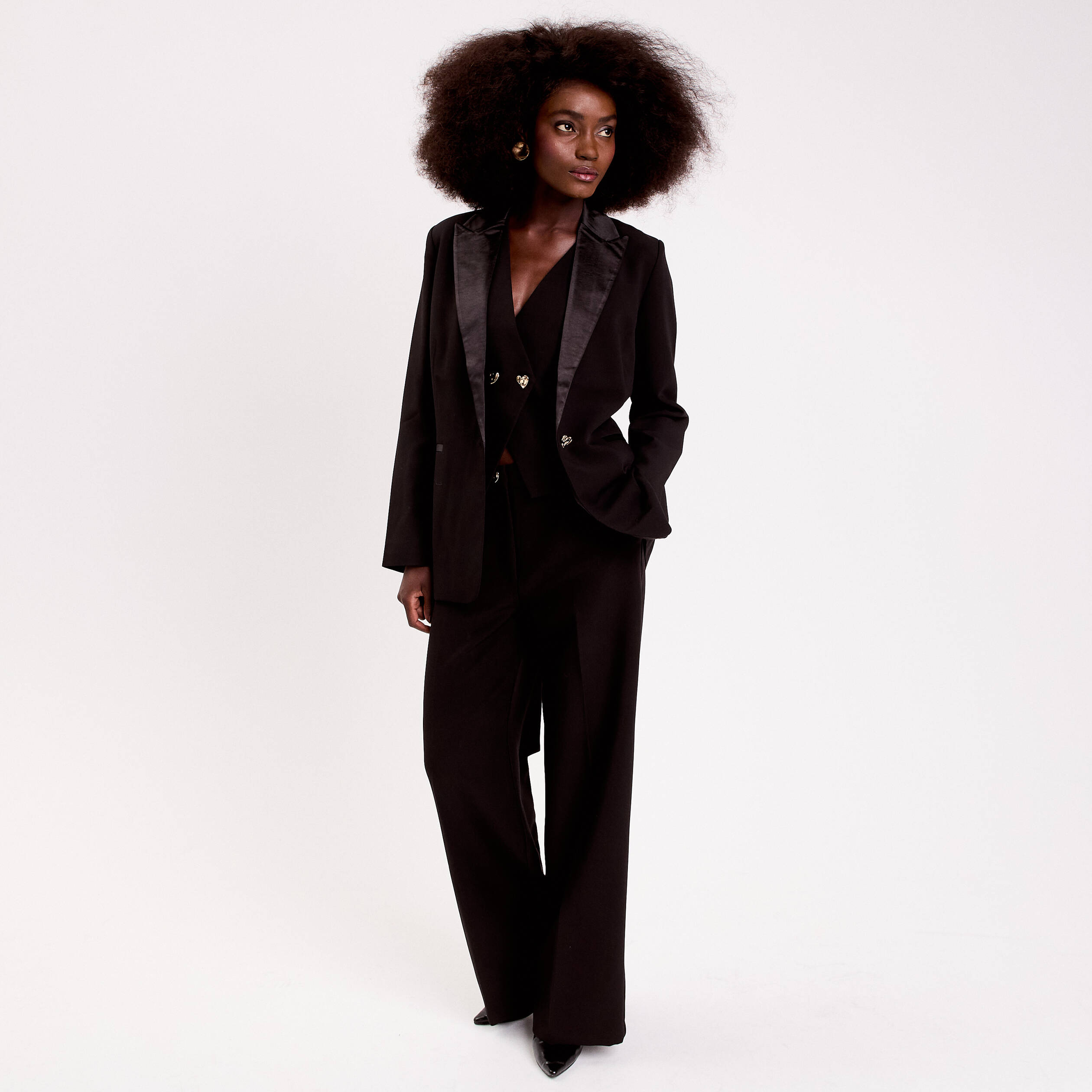 Gilet sans manches boutons coeur noir femme