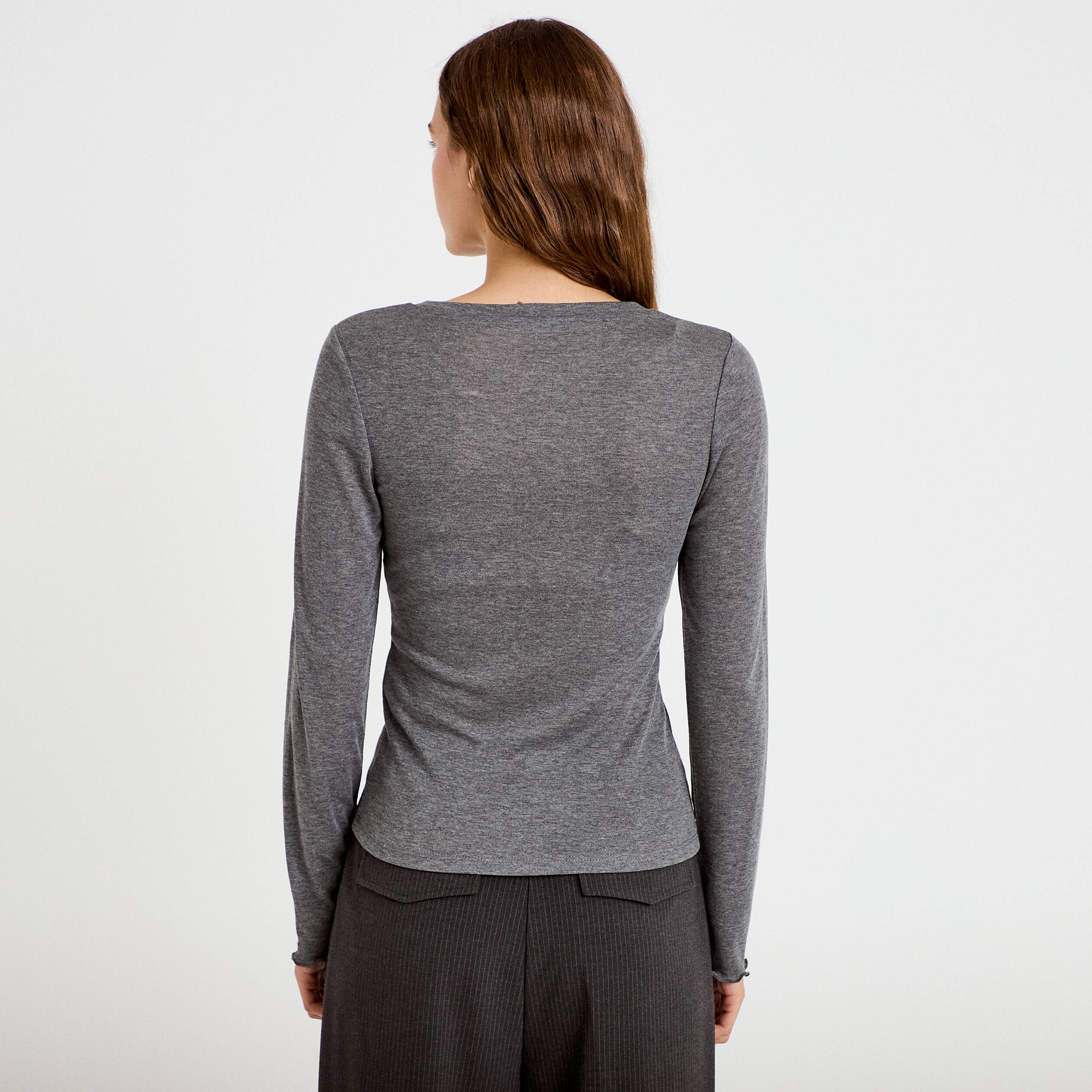 T-shirt ajust&eacute; col rond manches longues gris fonc&eacute; femme