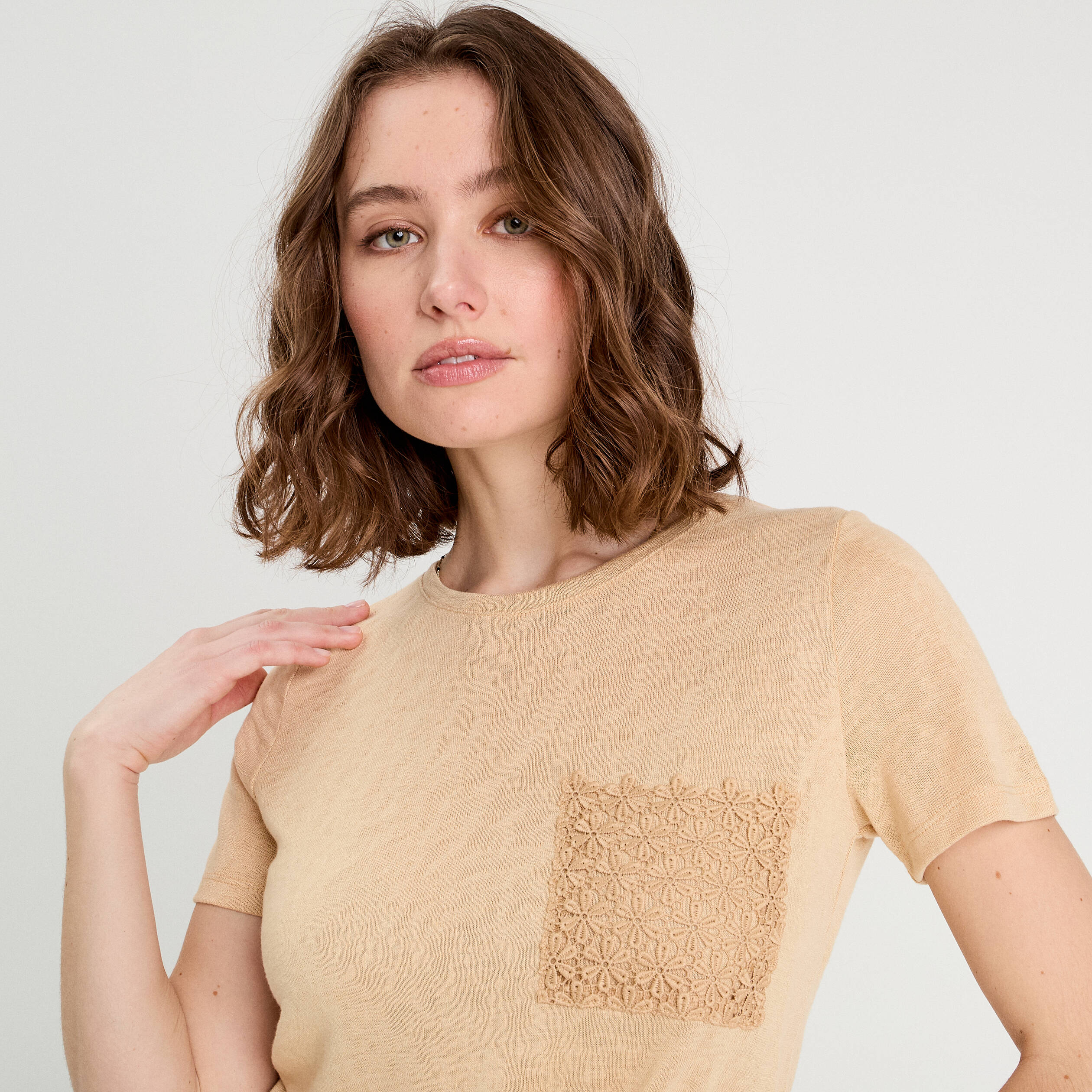 T-shirt d&eacute;tail noeud sable femme