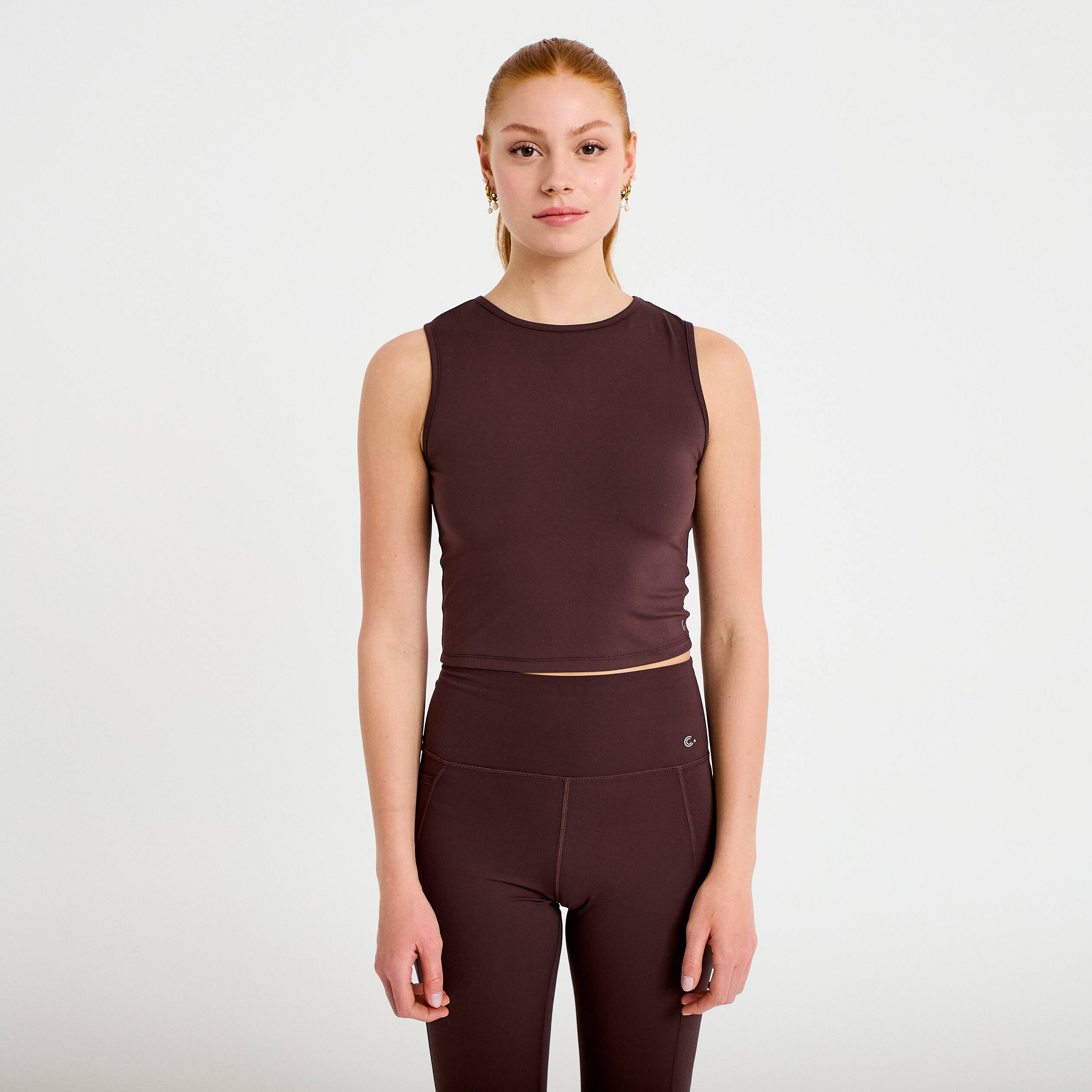D&eacute;bardeur col rond activewear marron fonc&eacute; femme
