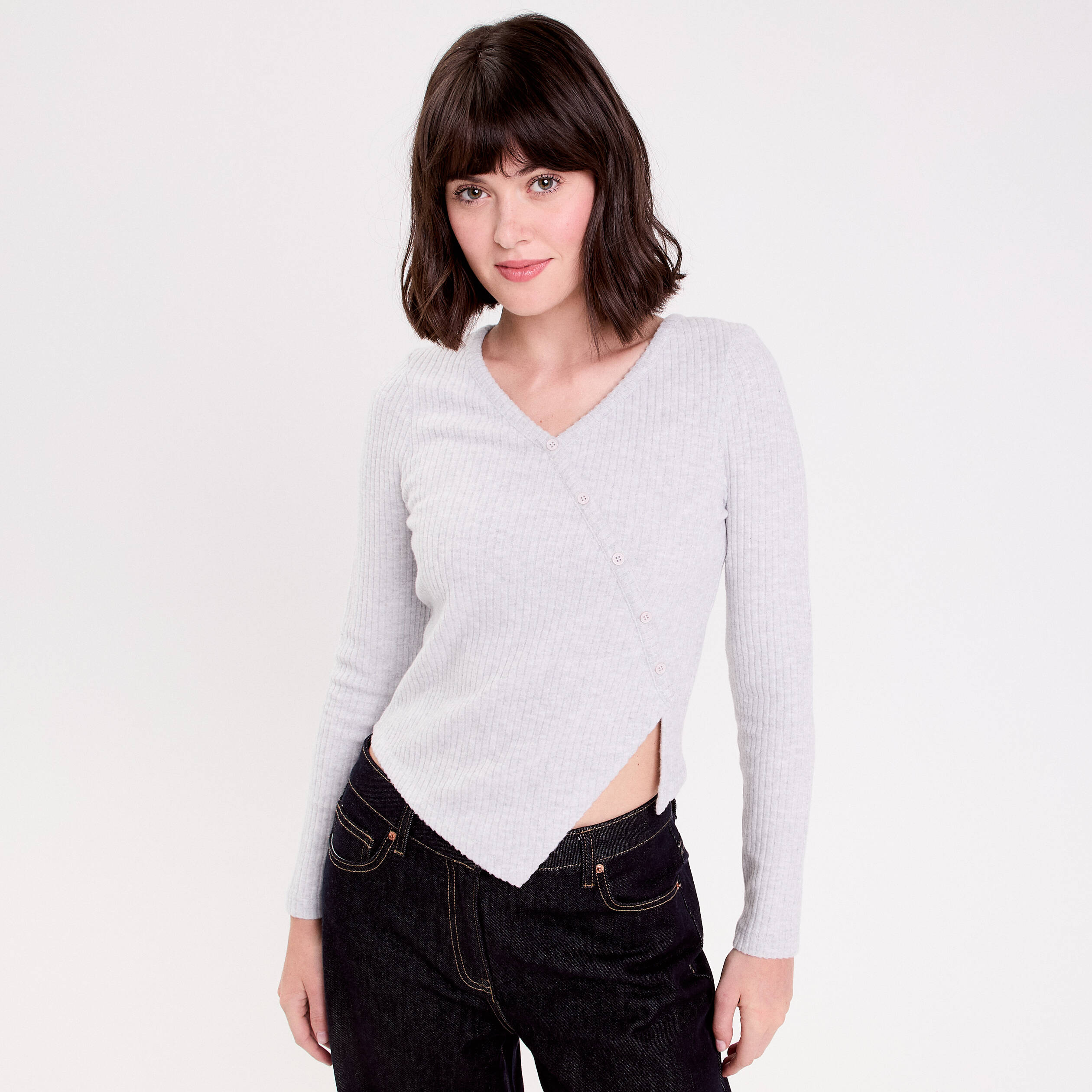 Pull duveteux col rond manches longues gris clair femme