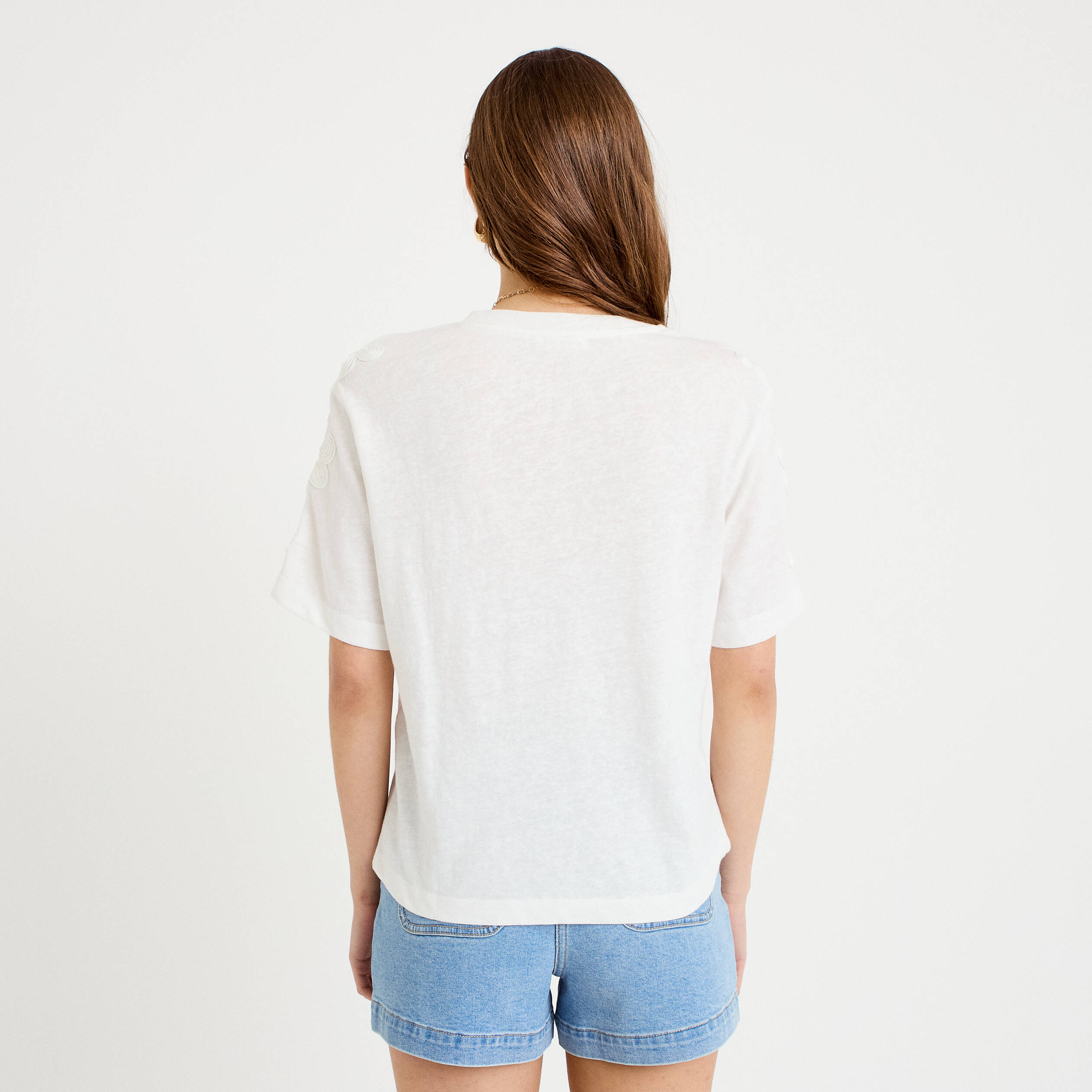 T-shirt col rond manches courtes brod&eacute; ecru femme
