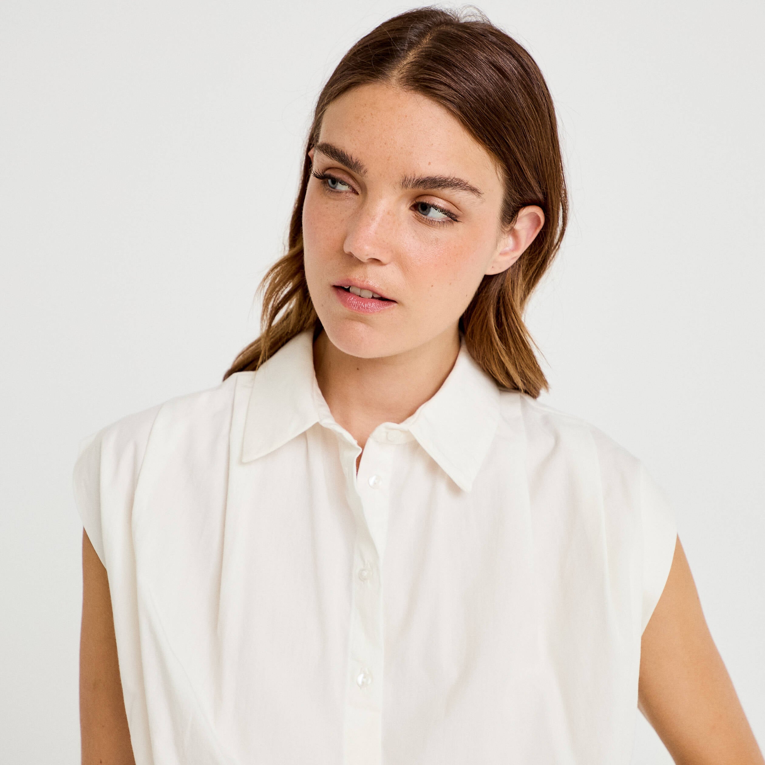 Chemise effet boule col am&eacute;ricain ecru femme