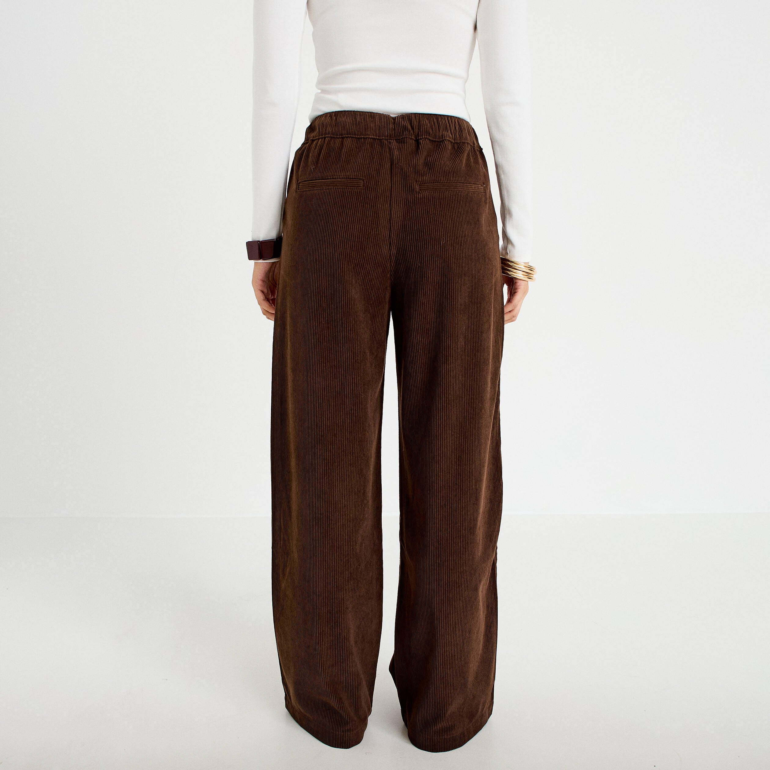 Pantalon bootcut taille standard velours marron fonc&eacute; femme