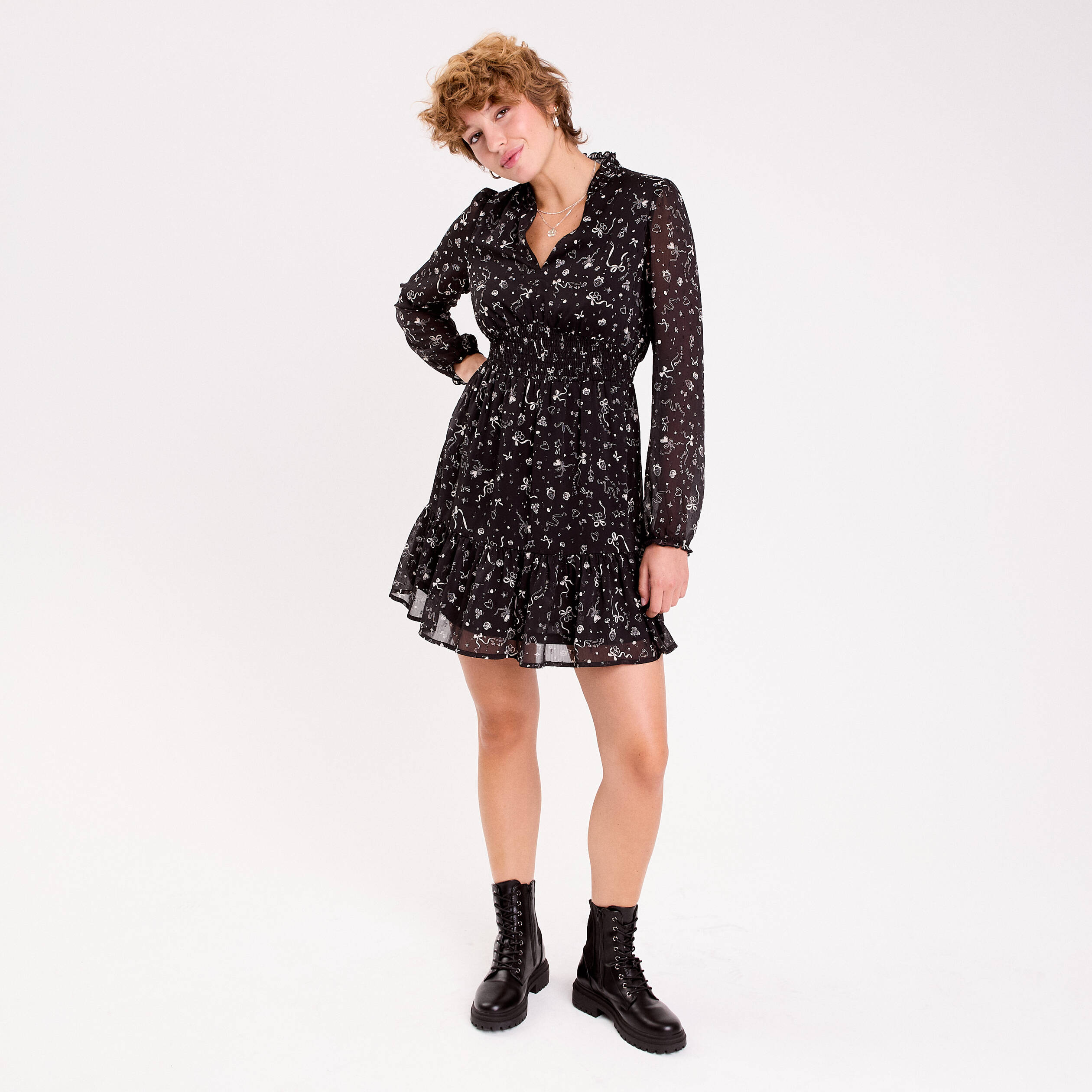 Robe &eacute;vas&eacute;e col v noir femme
