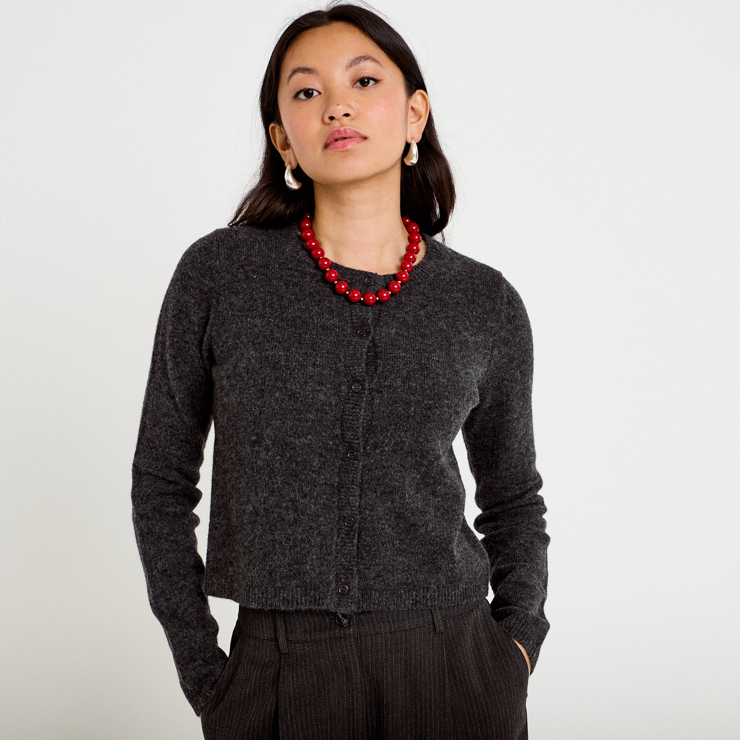Gilet boutonn&eacute; manches longues gris fonc&eacute; femme