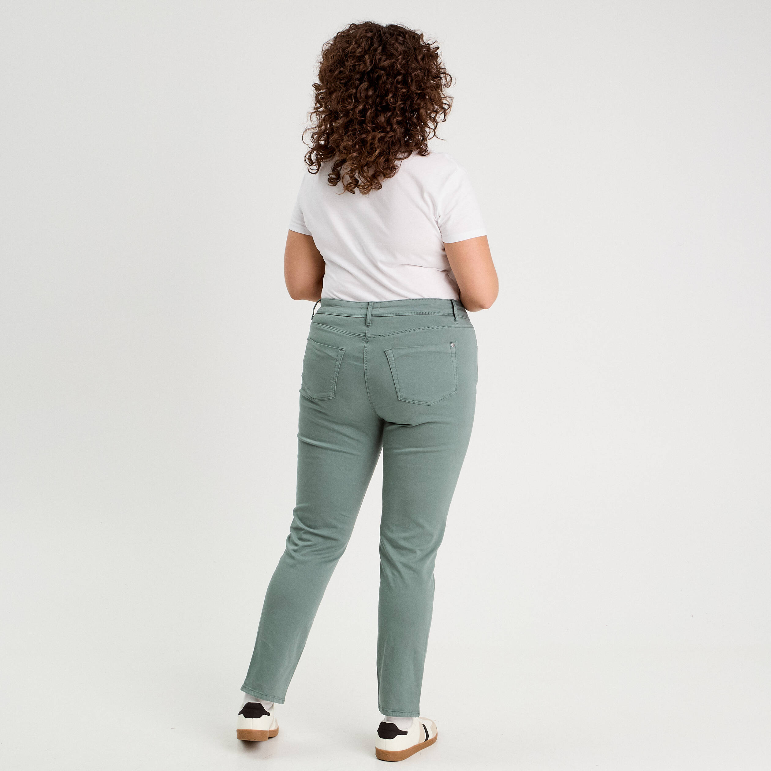 Jeans slim 5 poches vert fonc&eacute; femme