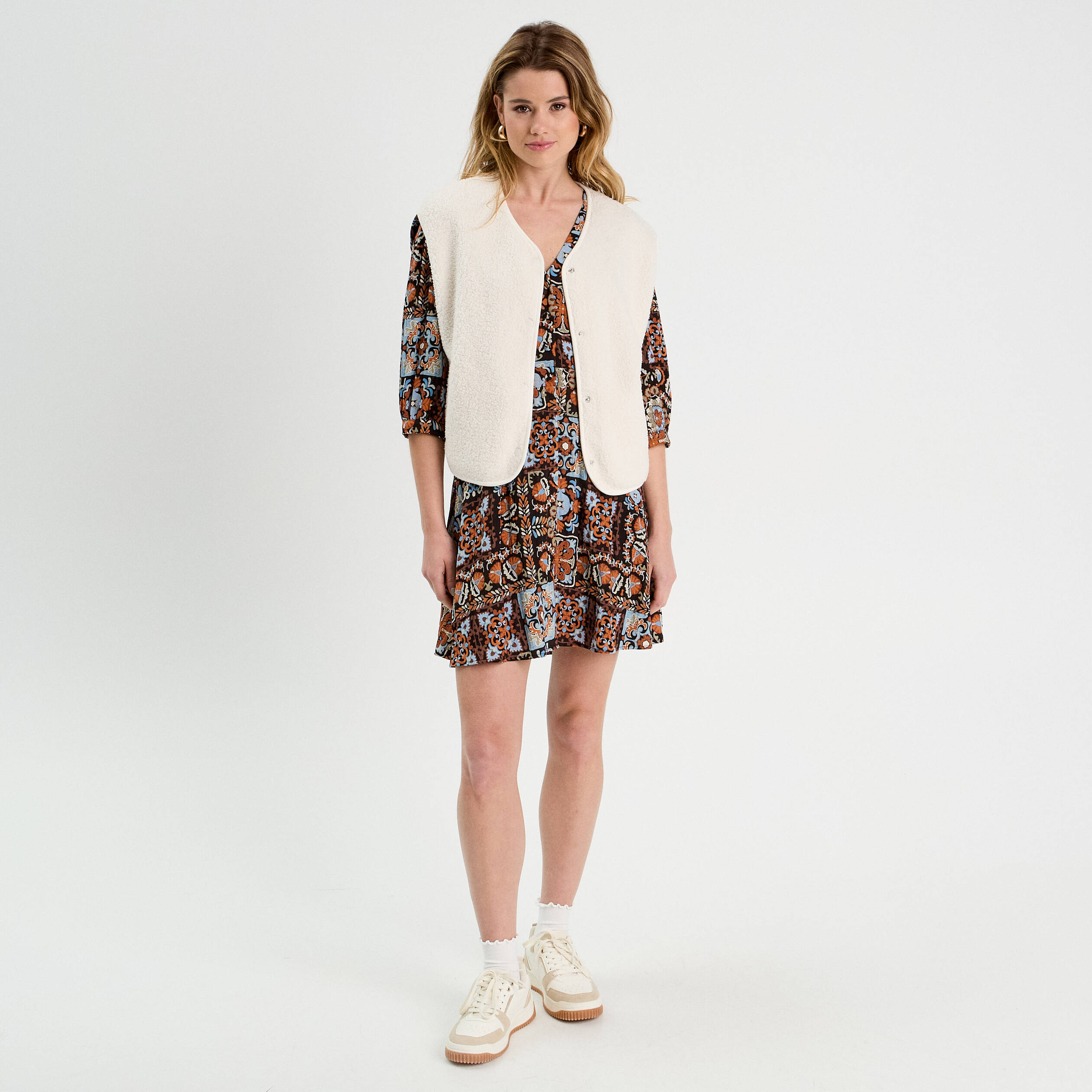 Robe &eacute;vas&eacute;e manches 3/4 noir femme